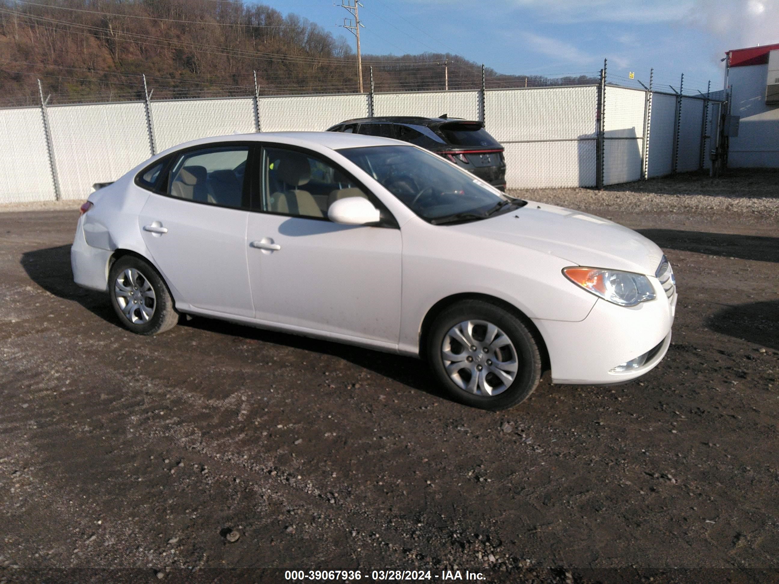 HYUNDAI ELANTRA 2010 kmhdu4ad6au880934