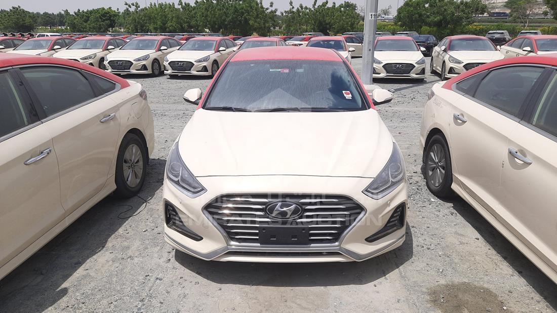 HYUNDAI SONATA 2018 kmhe24135ja081990