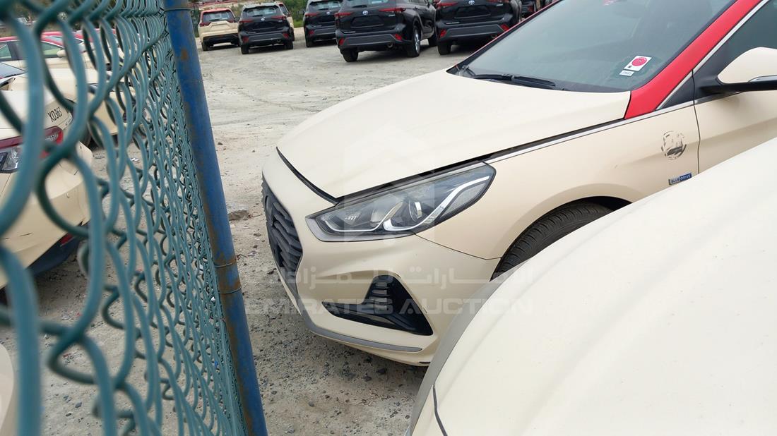 HYUNDAI SONATA 2018 kmhe24136ja081951