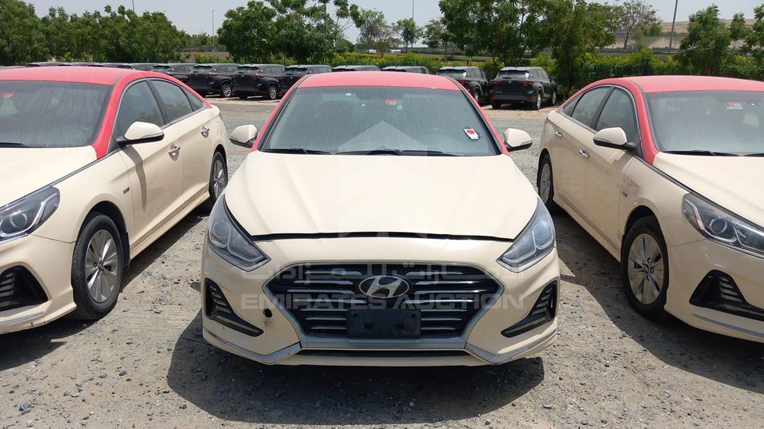 HYUNDAI SONATA 2019 kmhe24138ka093052