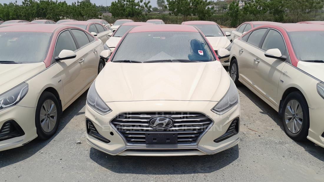 HYUNDAI SONATA 2018 kmhe24139ja081975