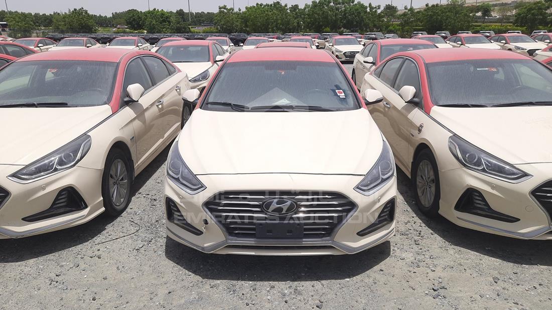 HYUNDAI SONATA 2018 kmhe24139ja082088