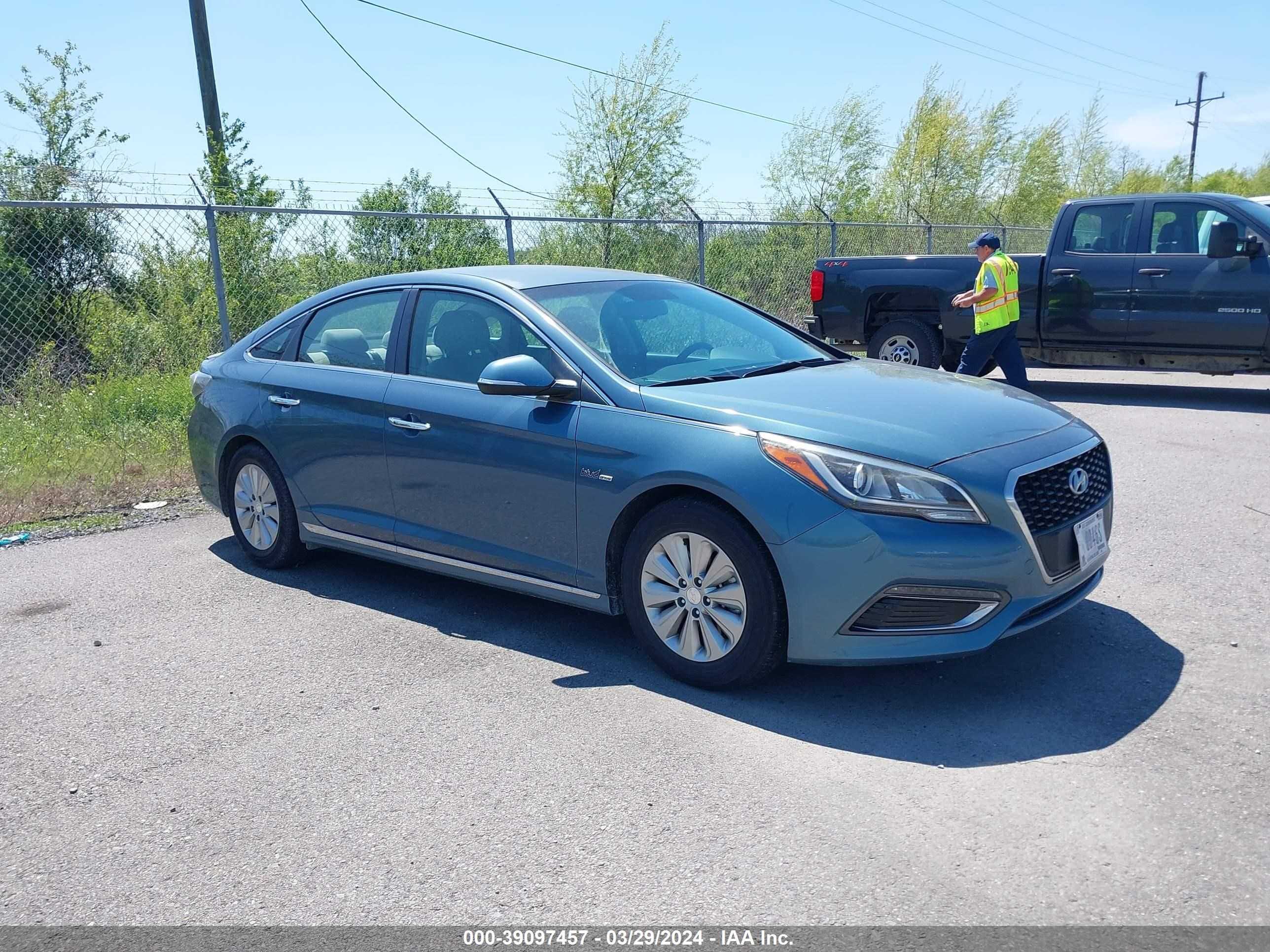 HYUNDAI SONATA 2016 kmhe24l10ga031664