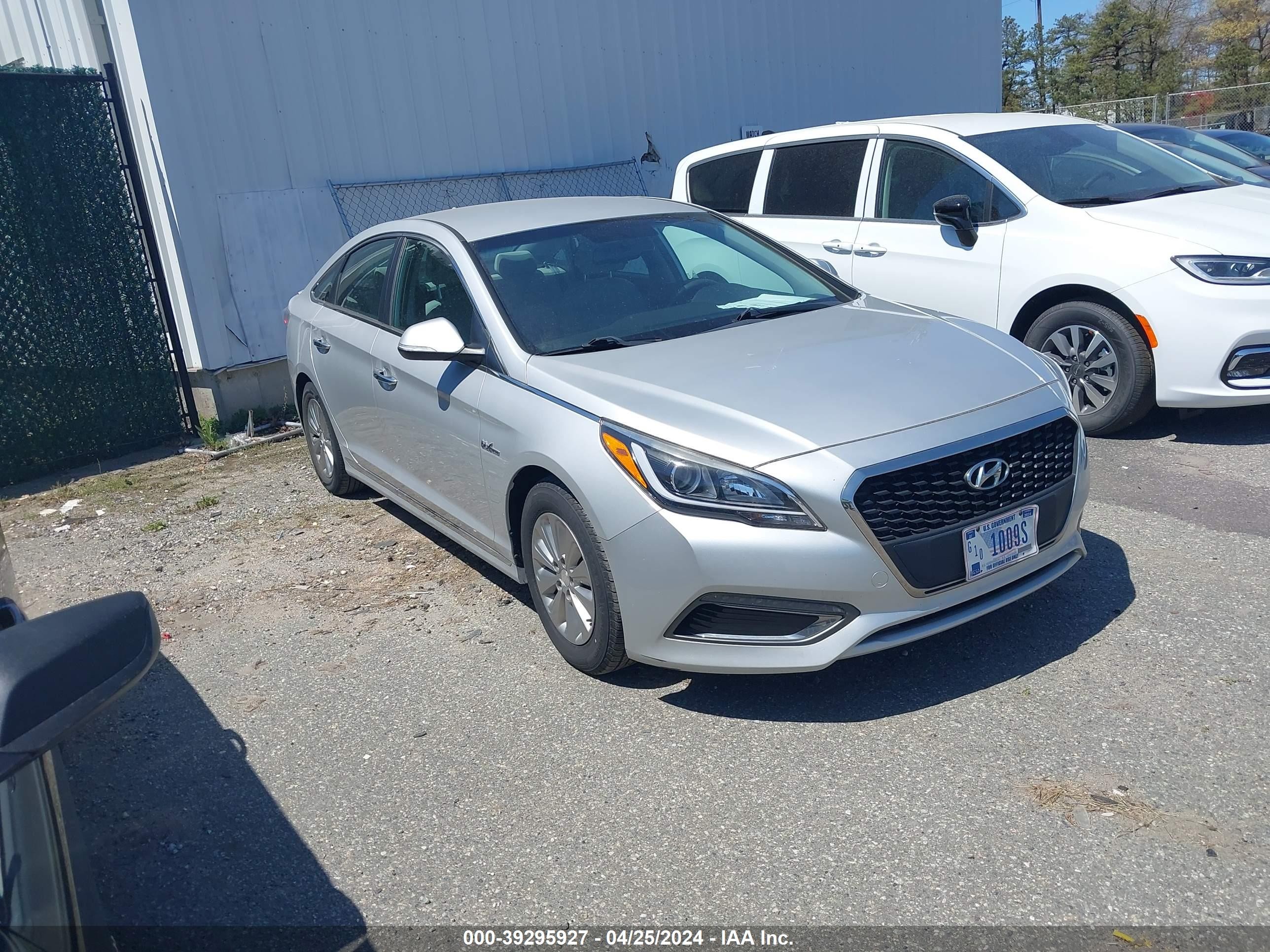 HYUNDAI SONATA 2016 kmhe24l10ga040512