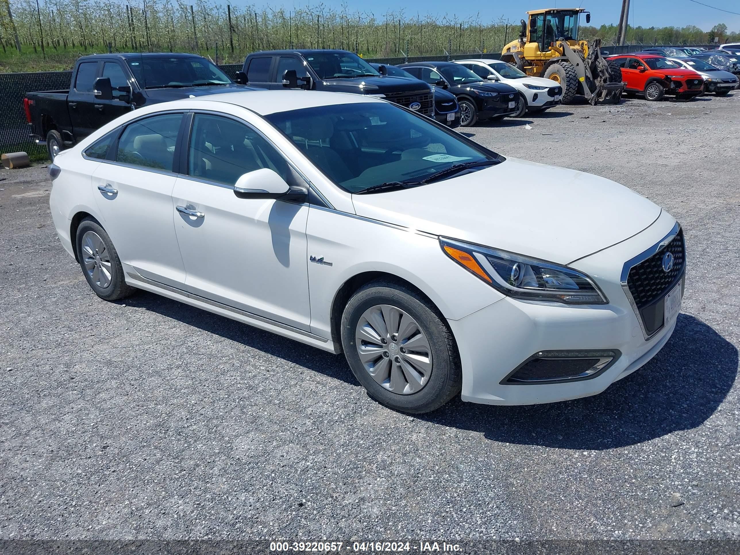 HYUNDAI SONATA 2017 kmhe24l14ha044192