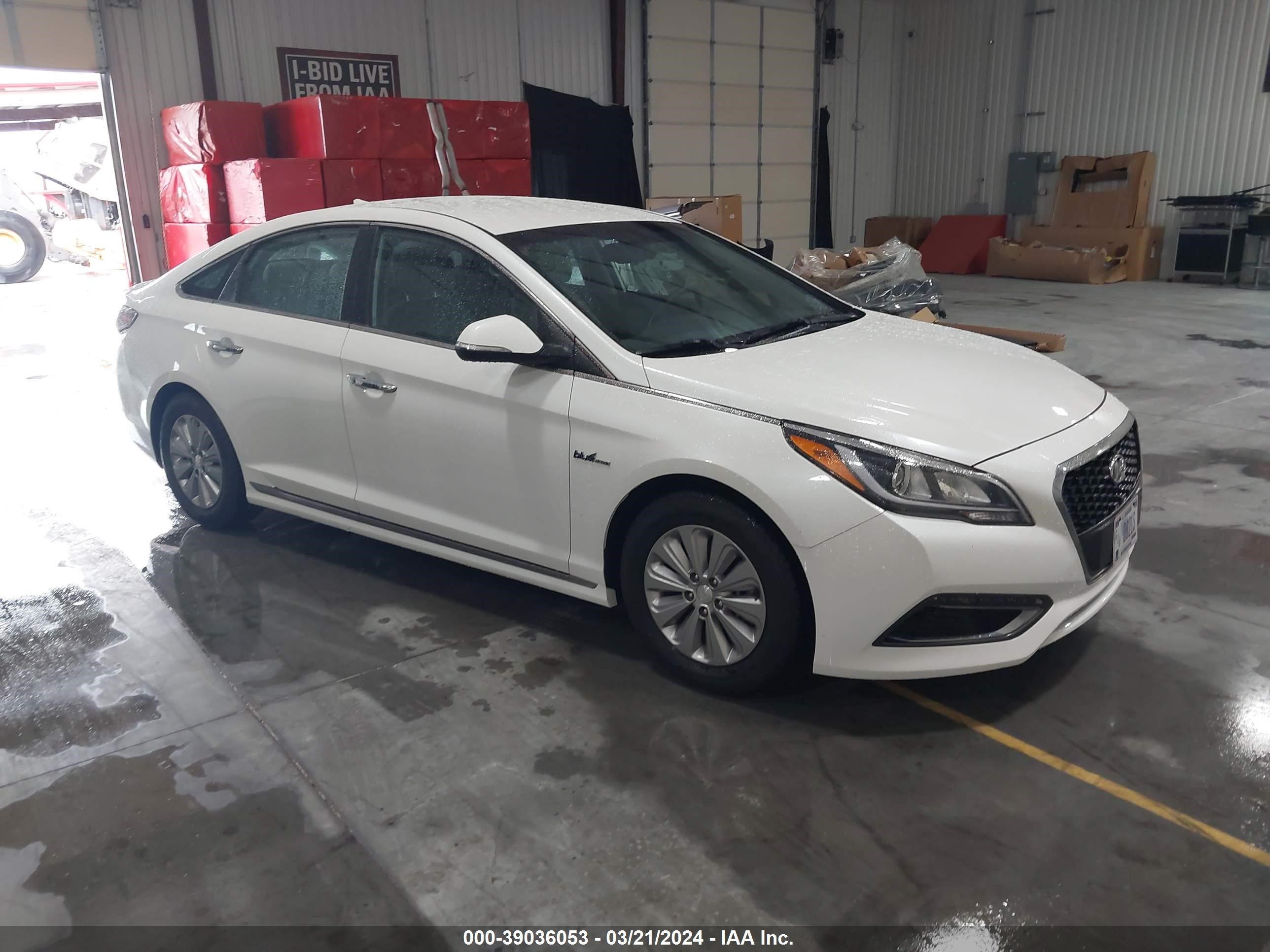 HYUNDAI SONATA 2016 kmhe24l16ga031250