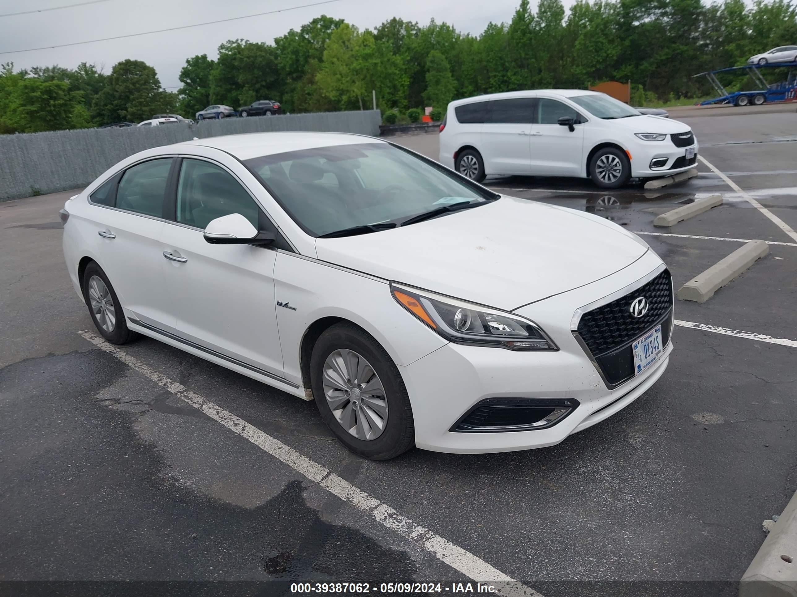 HYUNDAI SONATA 2016 kmhe24l16ga033418