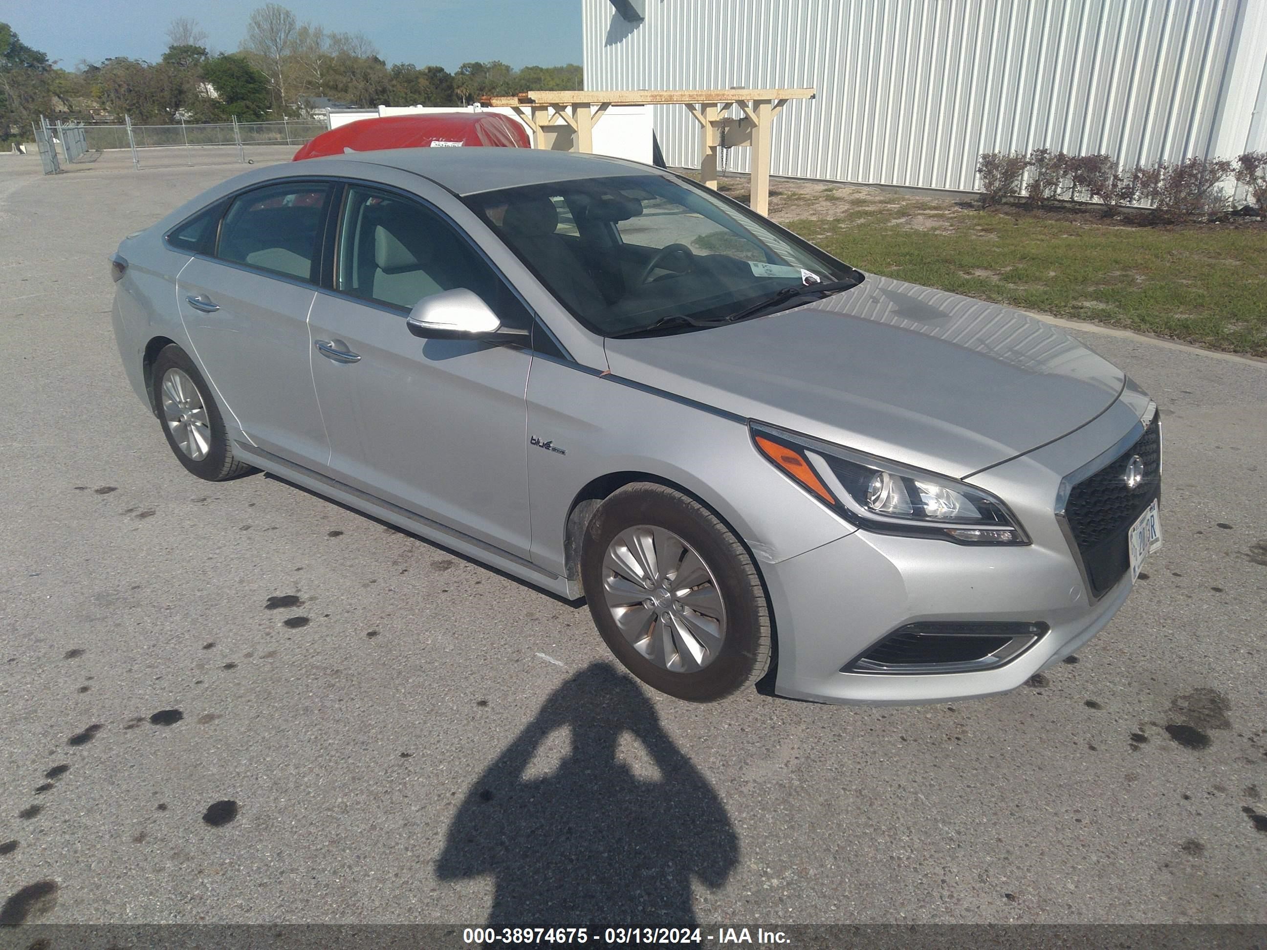 HYUNDAI SONATA 2016 kmhe24l16ga038926