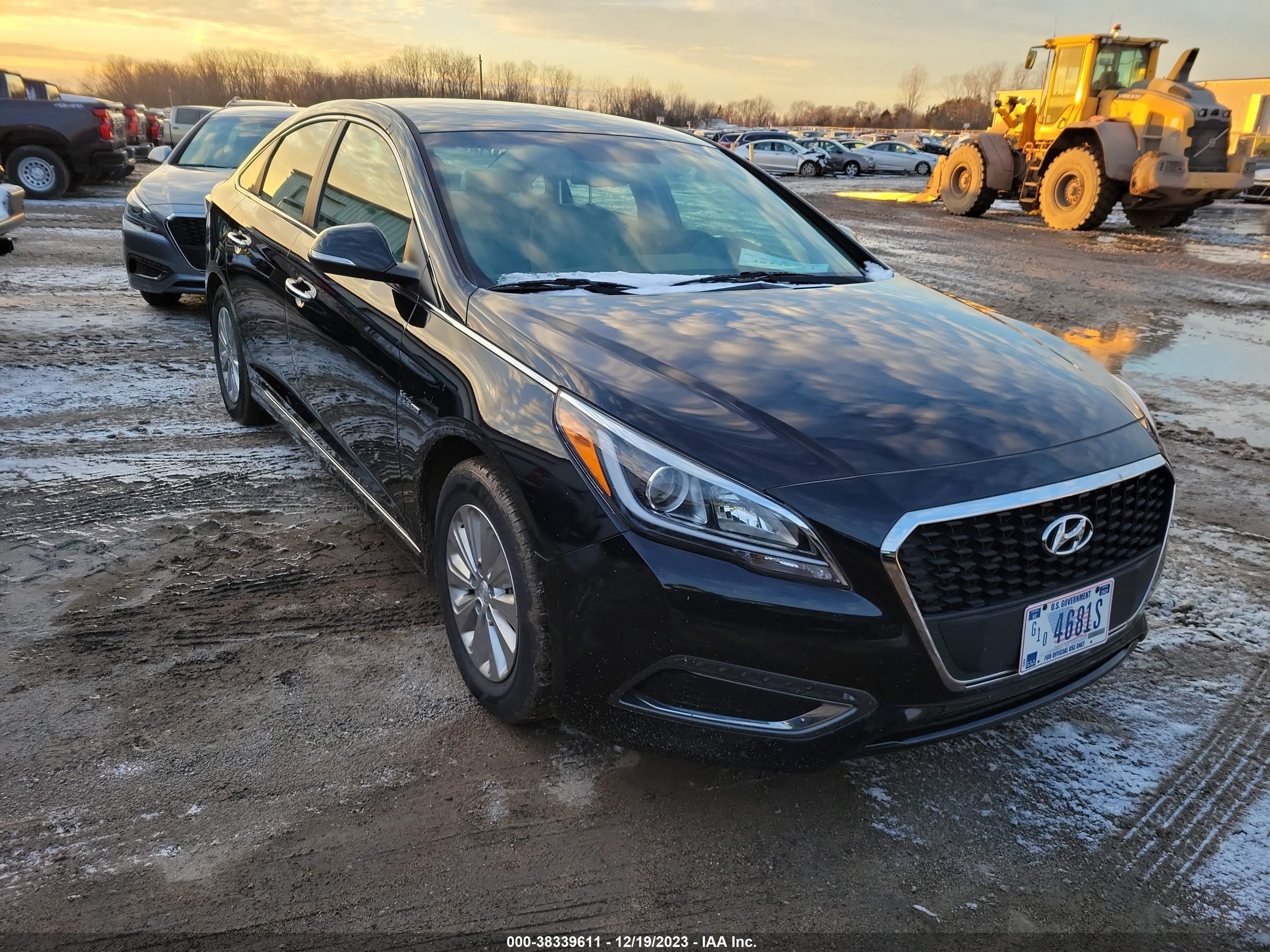 HYUNDAI SONATA 2017 kmhe24l16ha046381