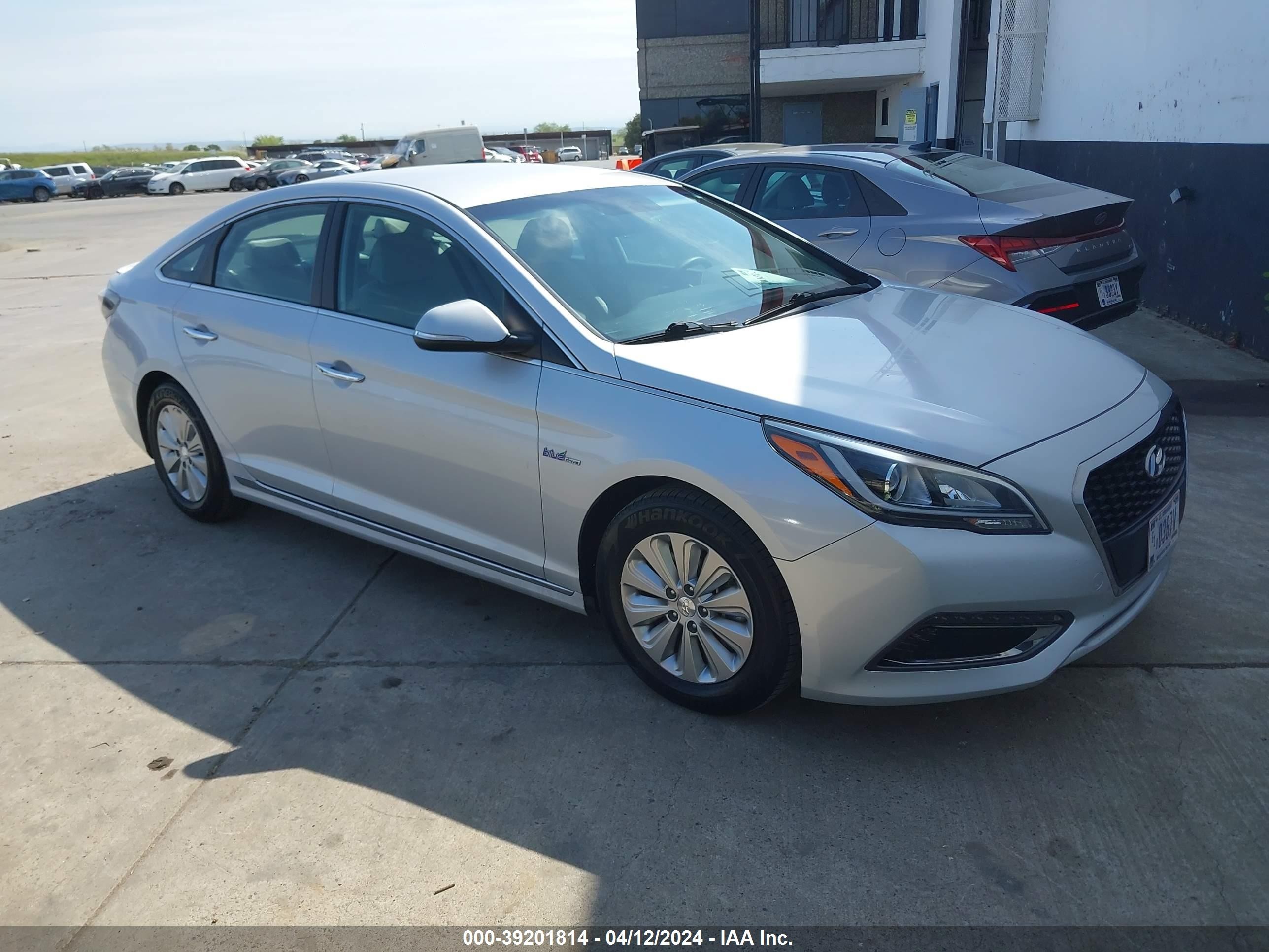 HYUNDAI SONATA 2016 kmhe24l1xga040341