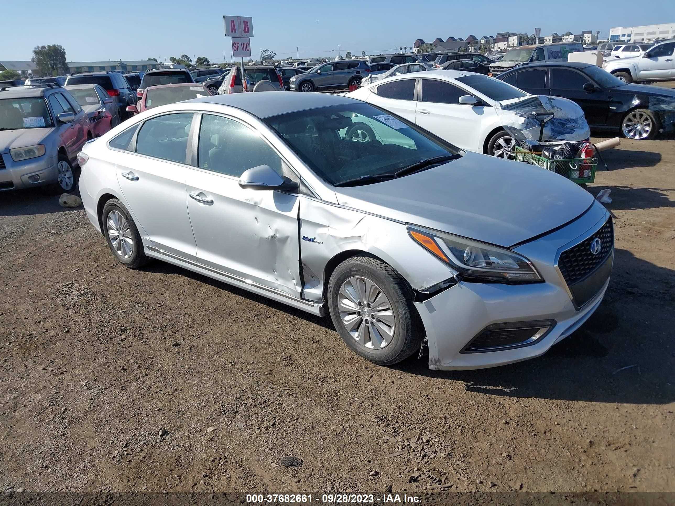 HYUNDAI SONATA 2017 kmhe24l1xha047713