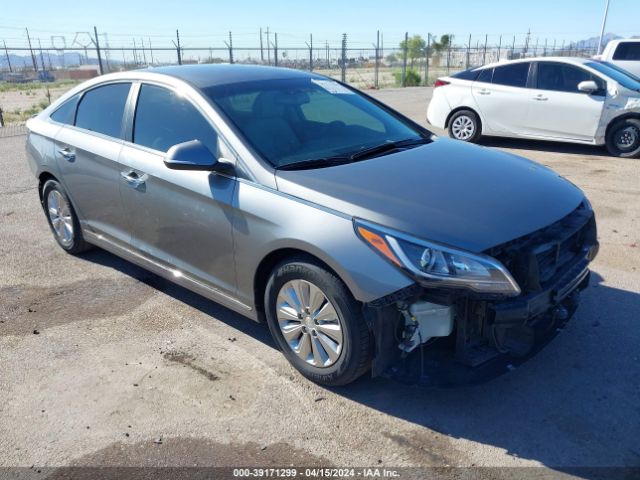 HYUNDAI SONATA HYBRID 2017 kmhe24l30ha068992