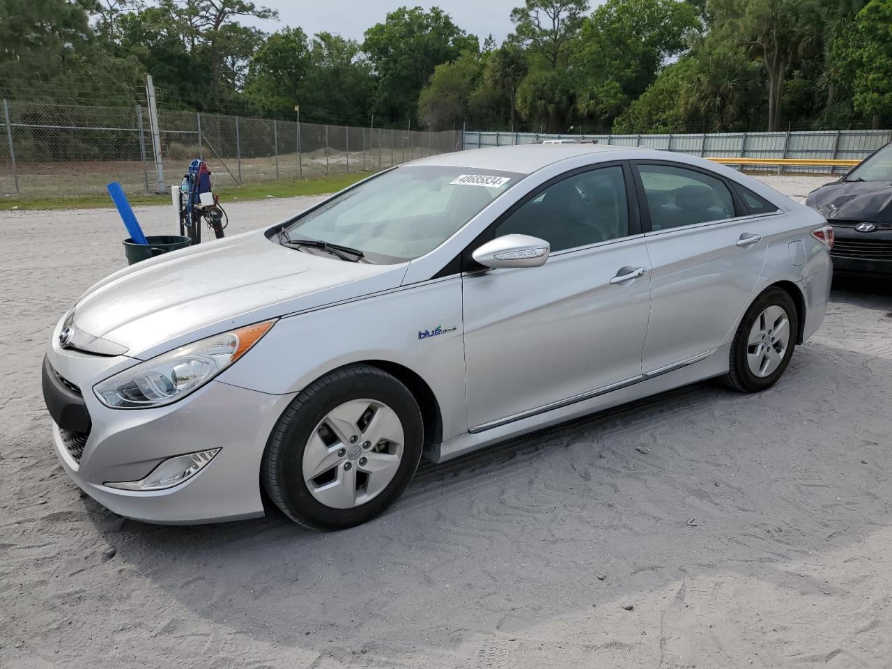 HYUNDAI SONATA 2011 kmhec4a43ba002498