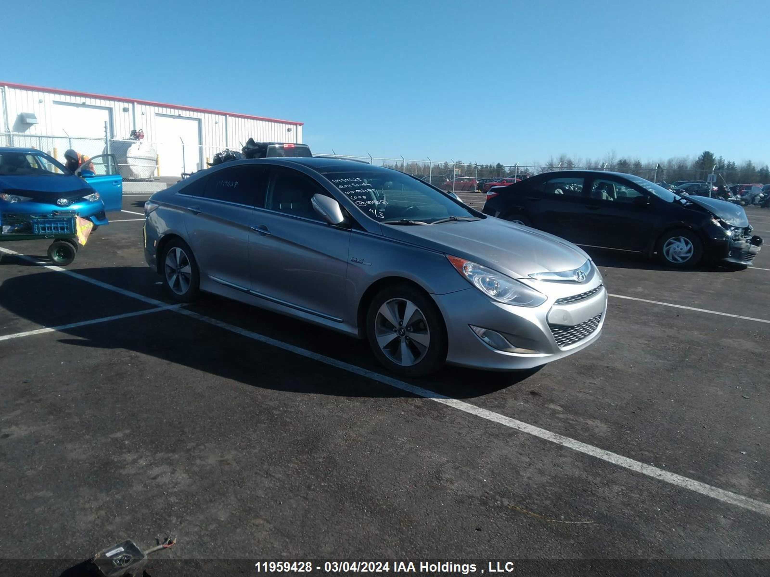 HYUNDAI SONATA 2011 kmhec4a46ba002575