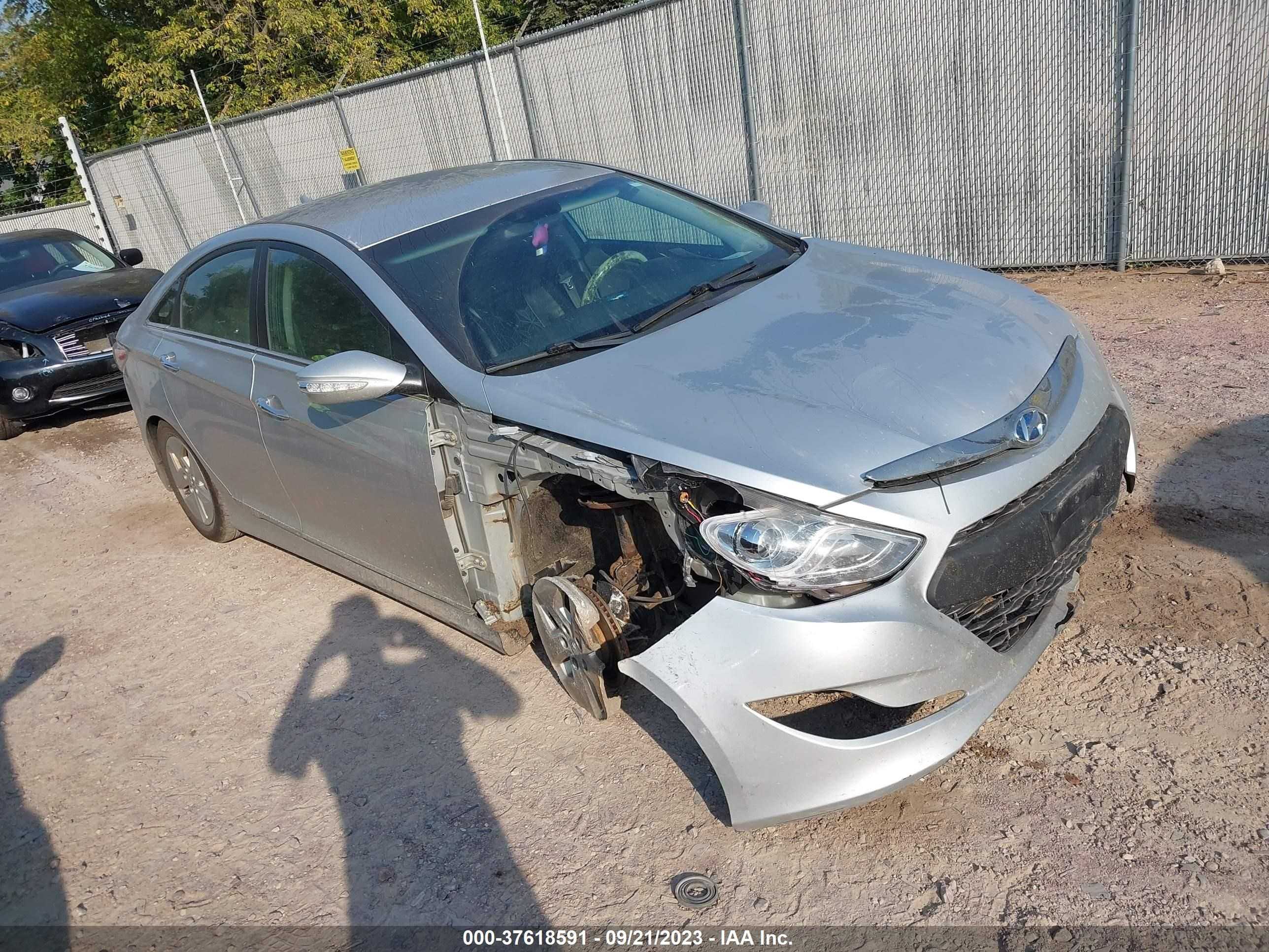 HYUNDAI SONATA 2011 kmhec4a46ba004651