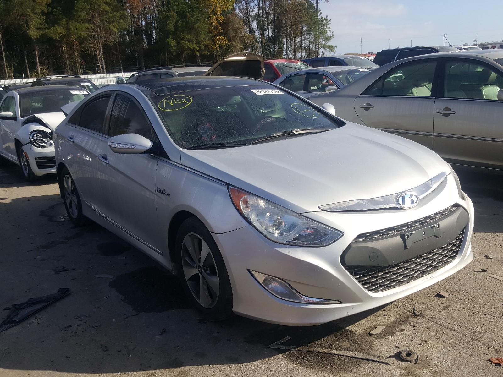 HYUNDAI SONATA HYB 2011 kmhec4a48ba017000