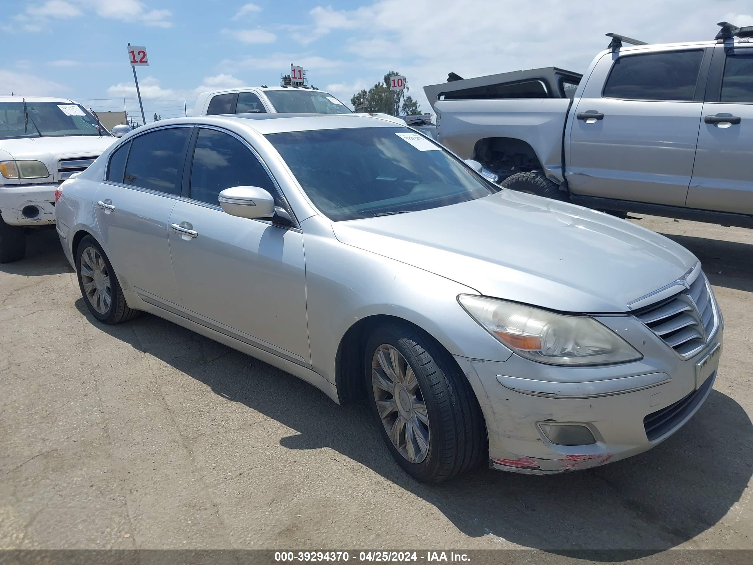 HYUNDAI GENESIS 2009 kmhgc46e09u019049