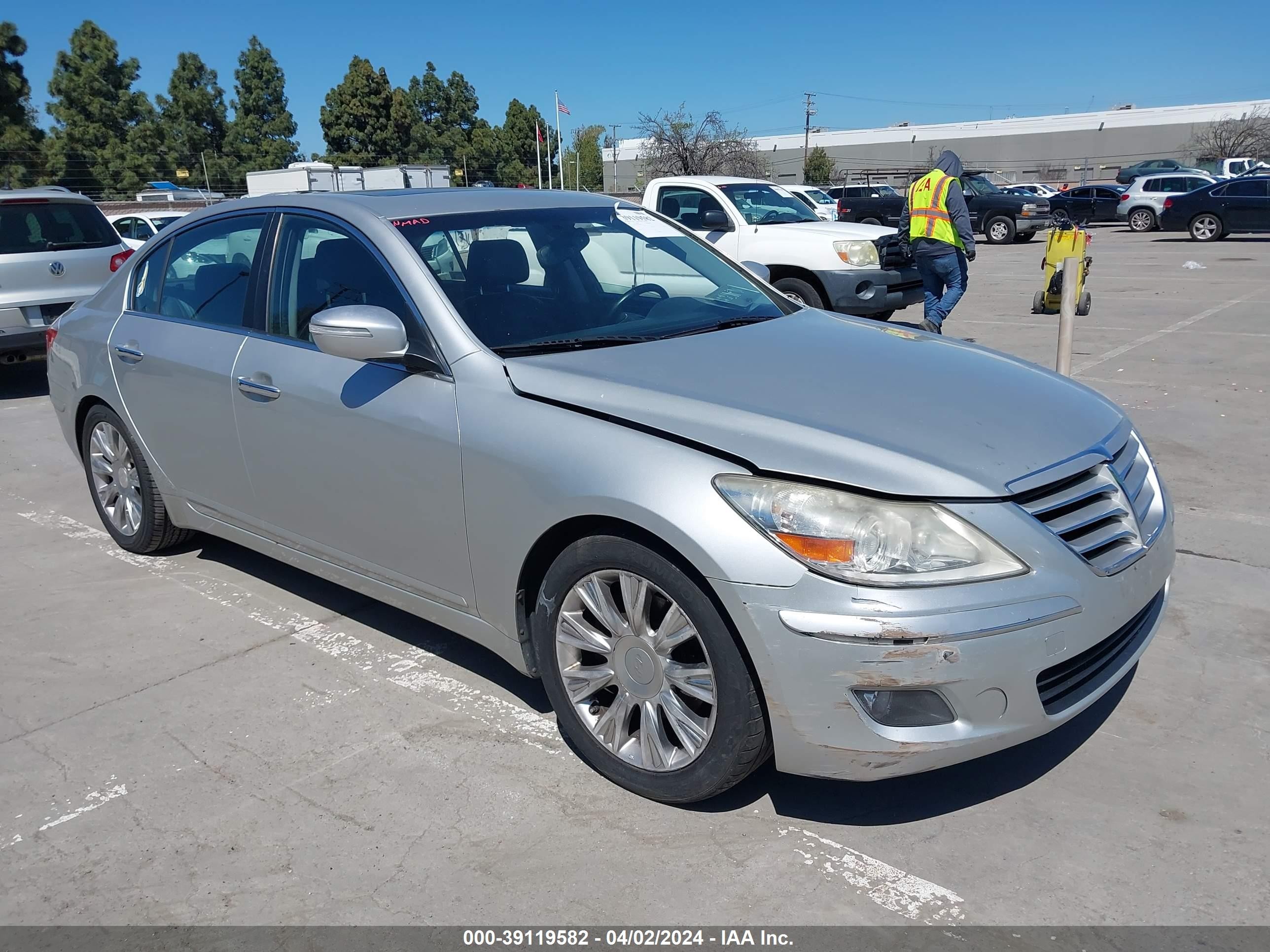 HYUNDAI GENESIS 2009 kmhgc46e49u040910