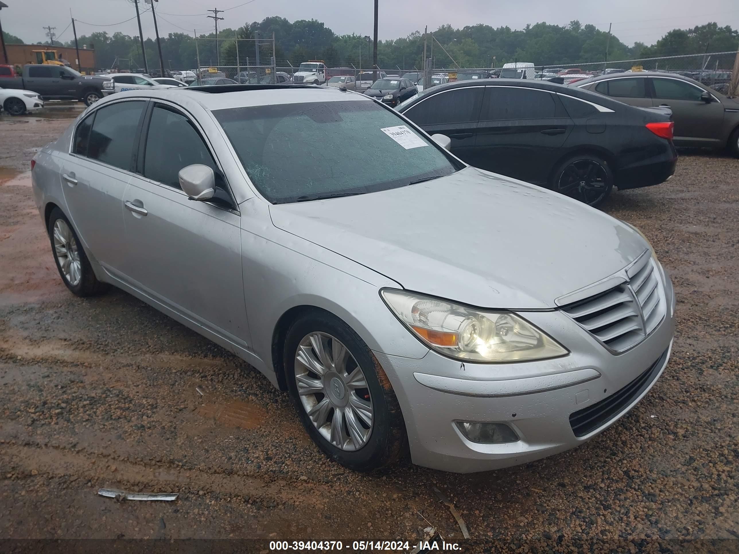 HYUNDAI GENESIS 2009 kmhgc46e99u024511