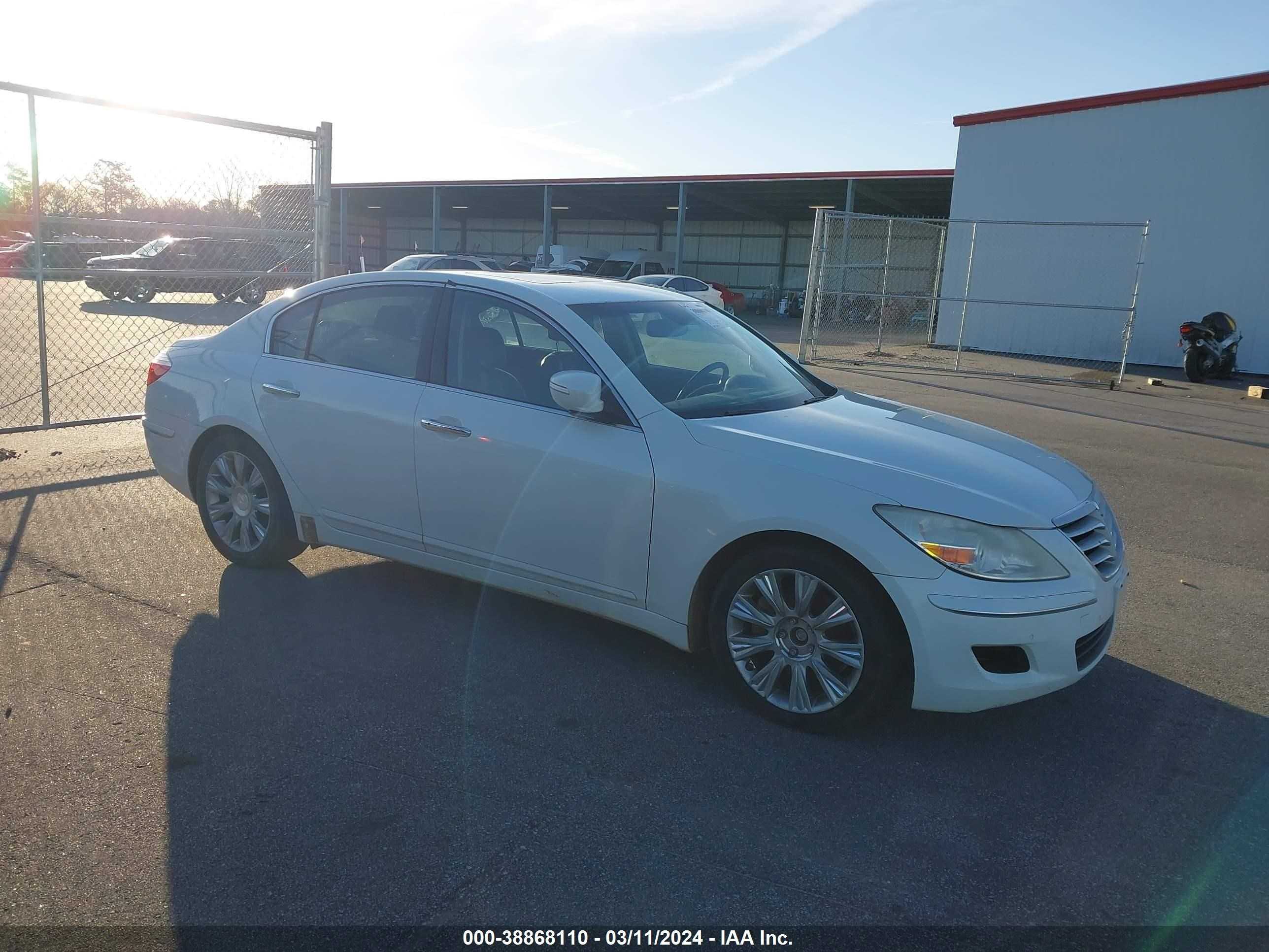 HYUNDAI GENESIS 2009 kmhgc46ex9u043388