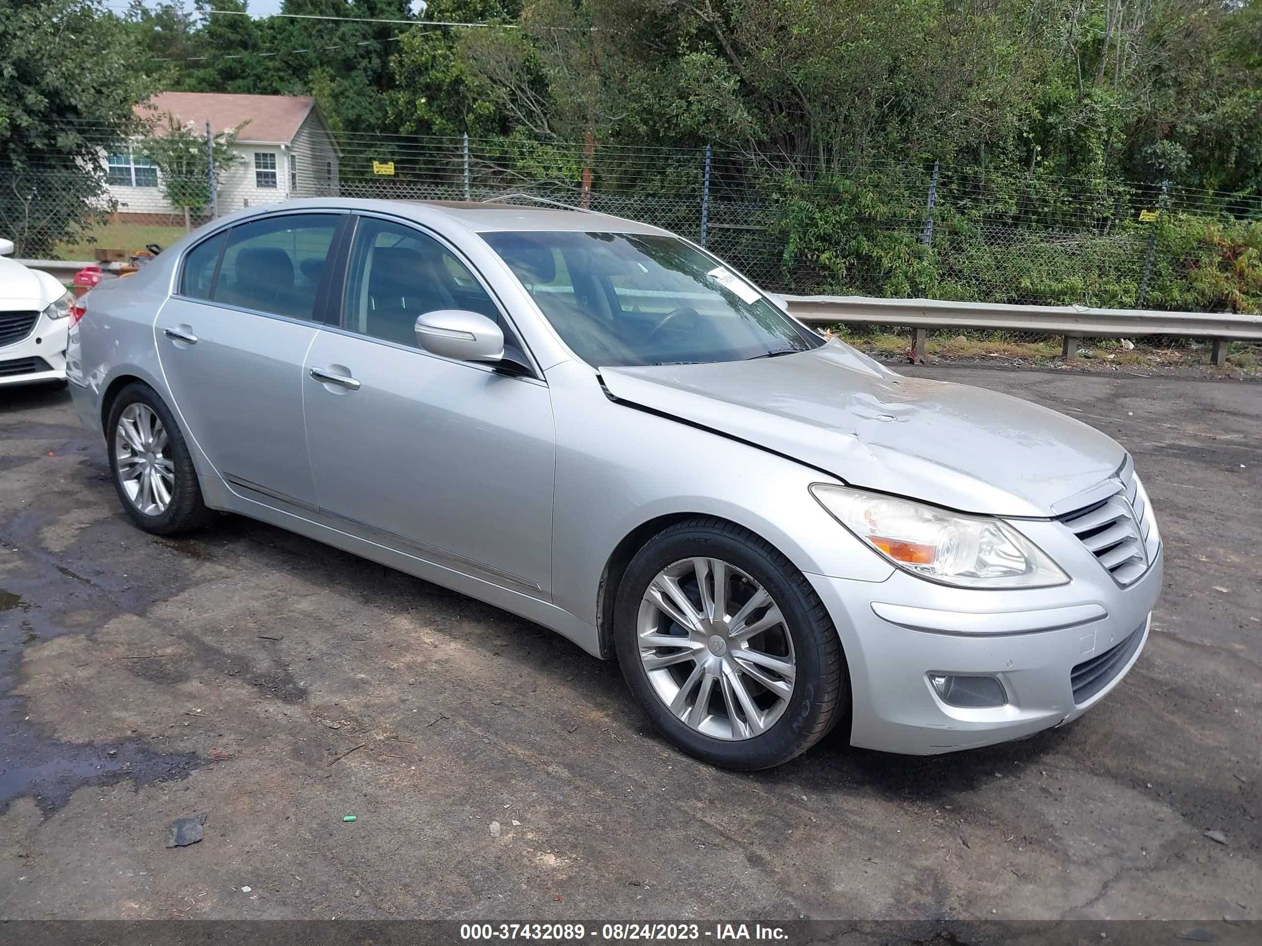 HYUNDAI GENESIS 2009 kmhgc46f29u047315