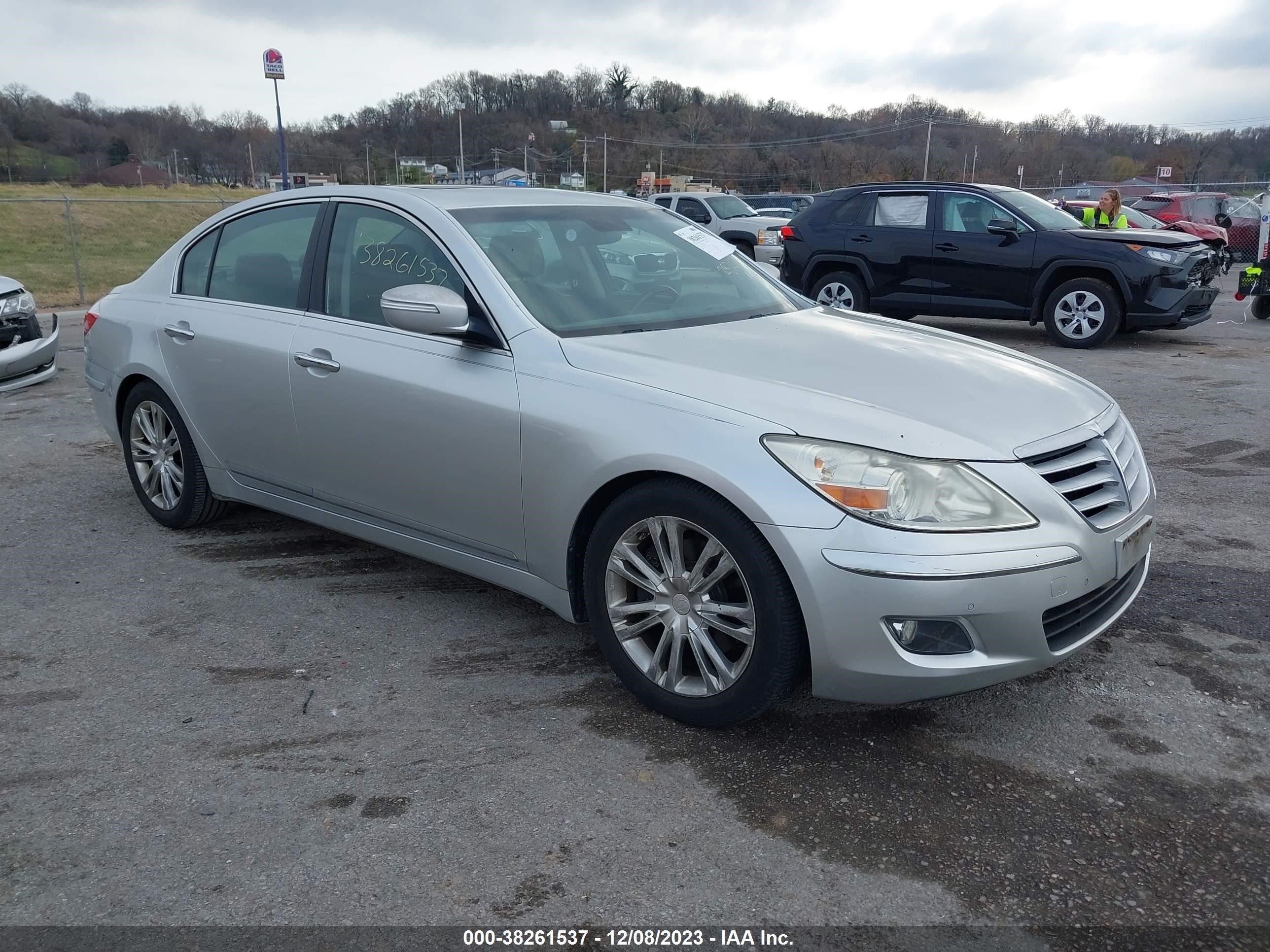 HYUNDAI GENESIS 2009 kmhgc46f49ud04722