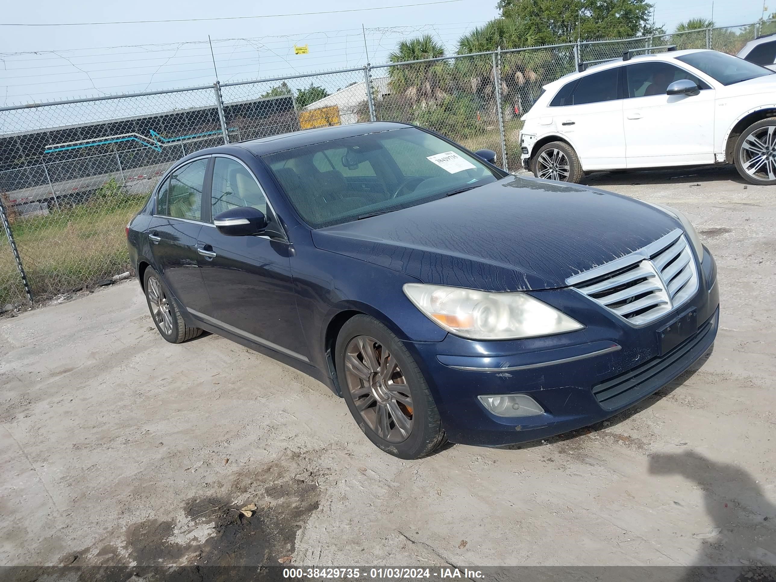 HYUNDAI GENESIS 2009 kmhgc46f69u047172