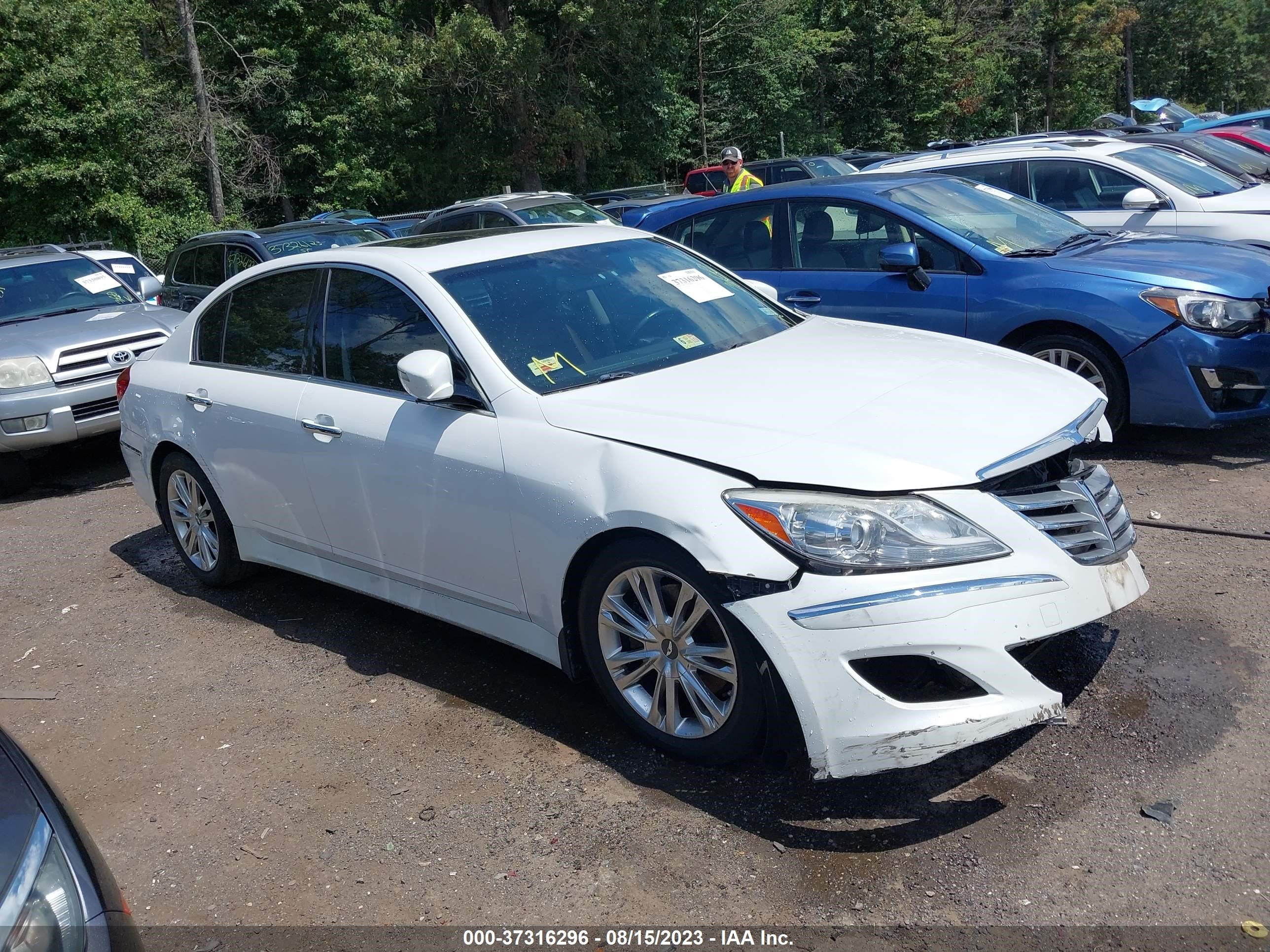 HYUNDAI GENESIS 2013 kmhgc4dd4du233772