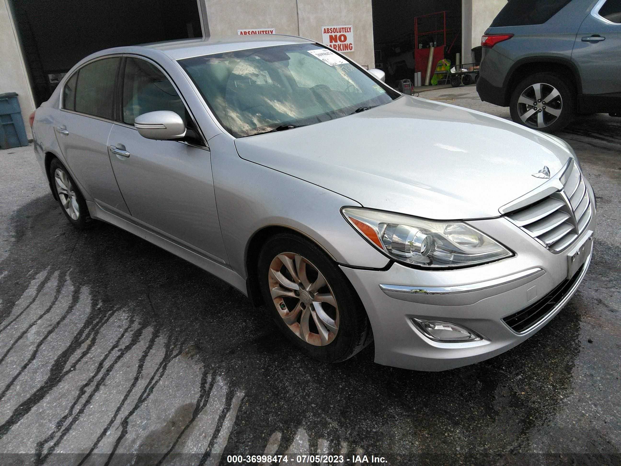 HYUNDAI GENESIS 2013 kmhgc4dd5du257501