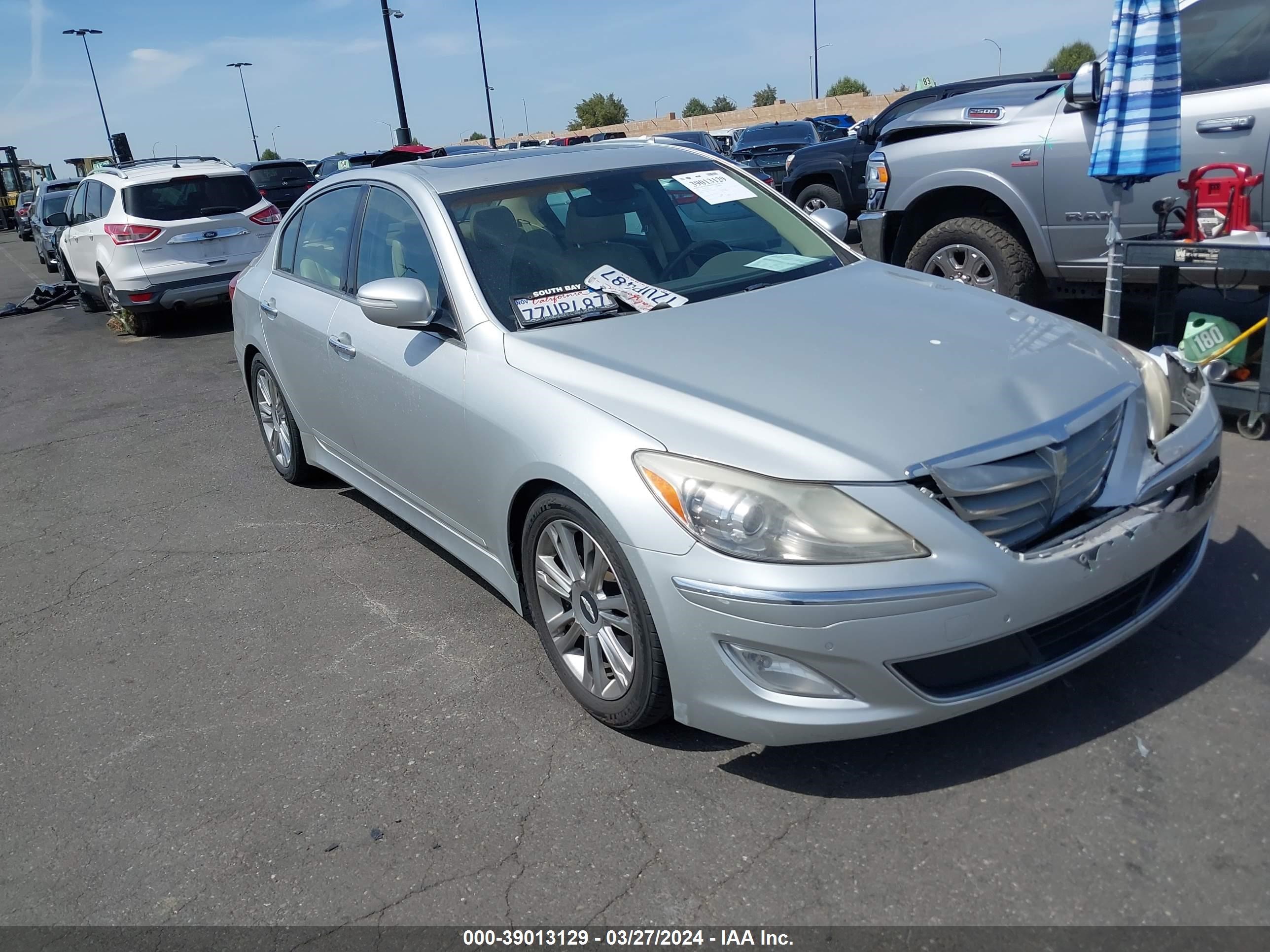 HYUNDAI GENESIS 2012 kmhgc4dd8cu172294