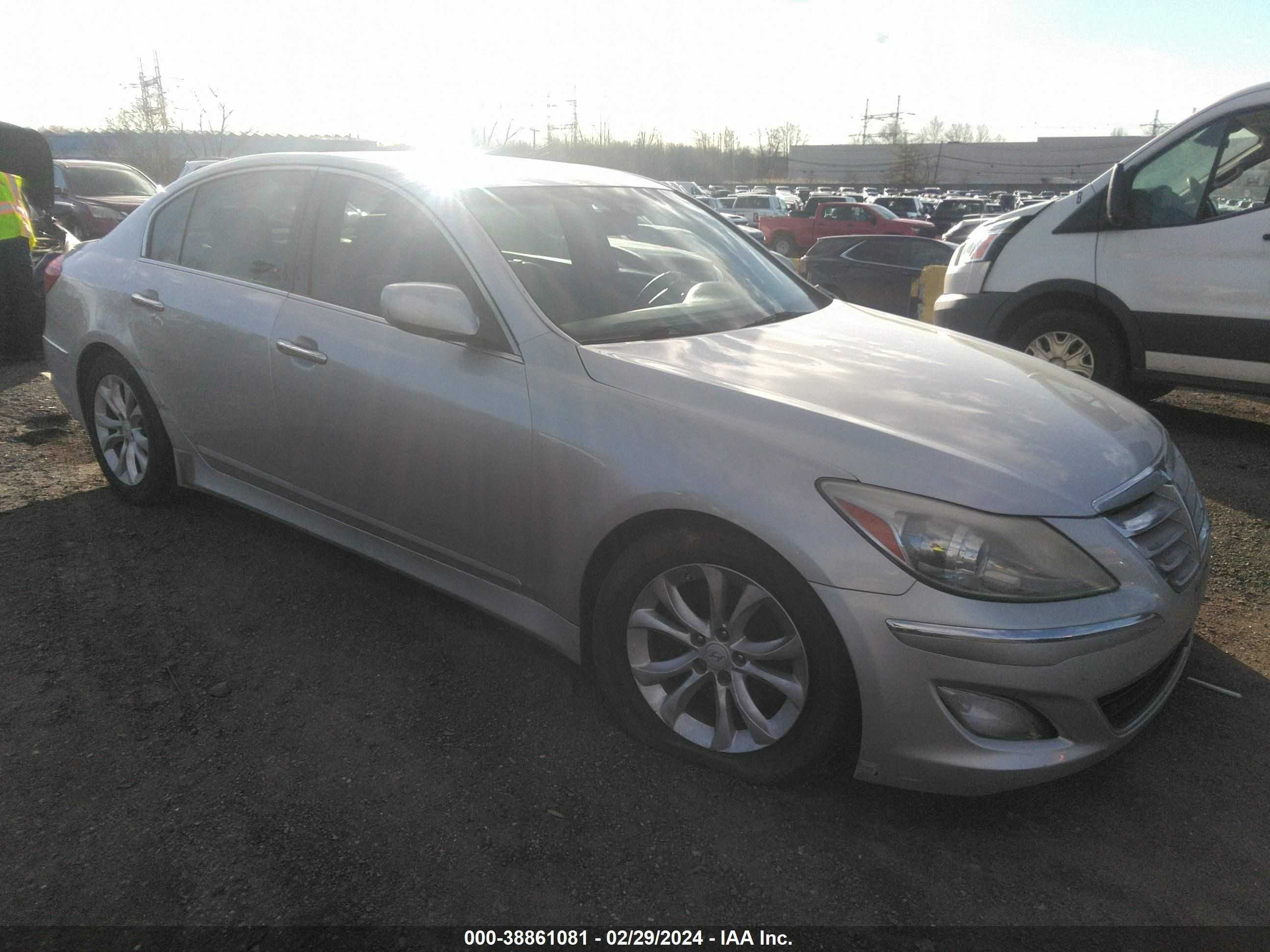 HYUNDAI GENESIS 2013 kmhgc4ddxdu226308