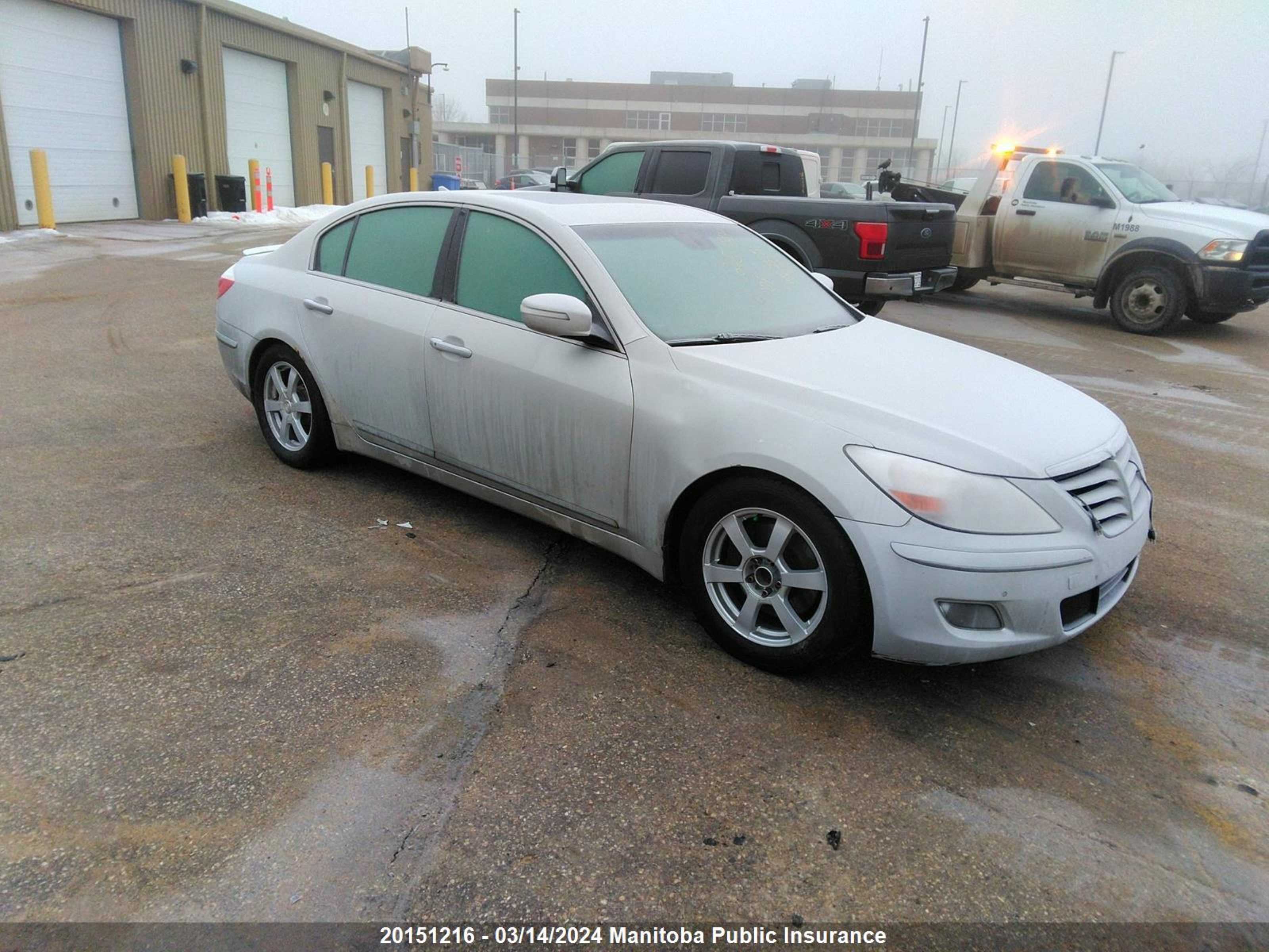 HYUNDAI GENESIS 2010 kmhgc4df2au093363