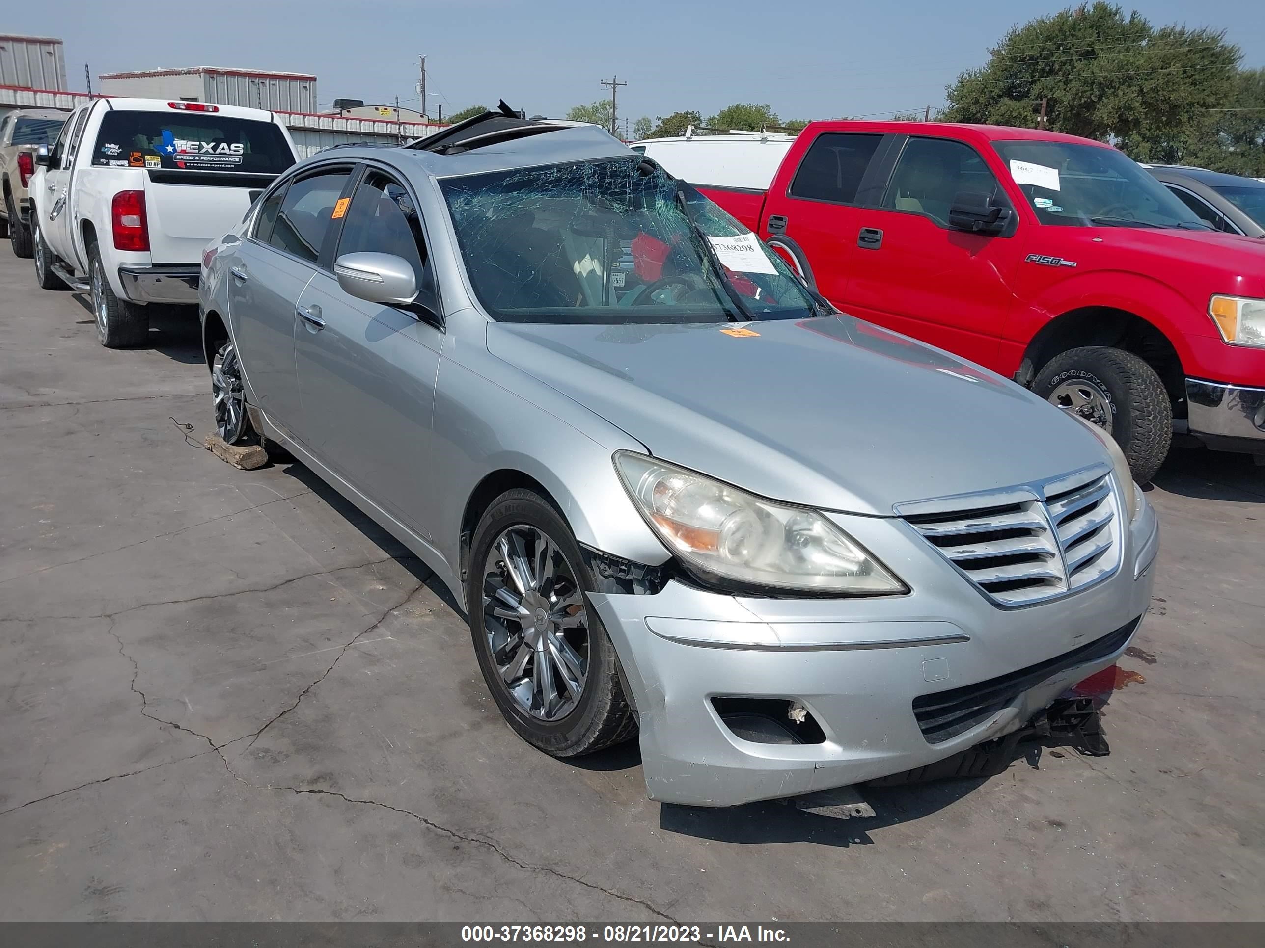 HYUNDAI GENESIS 2010 kmhgc4df5au105330