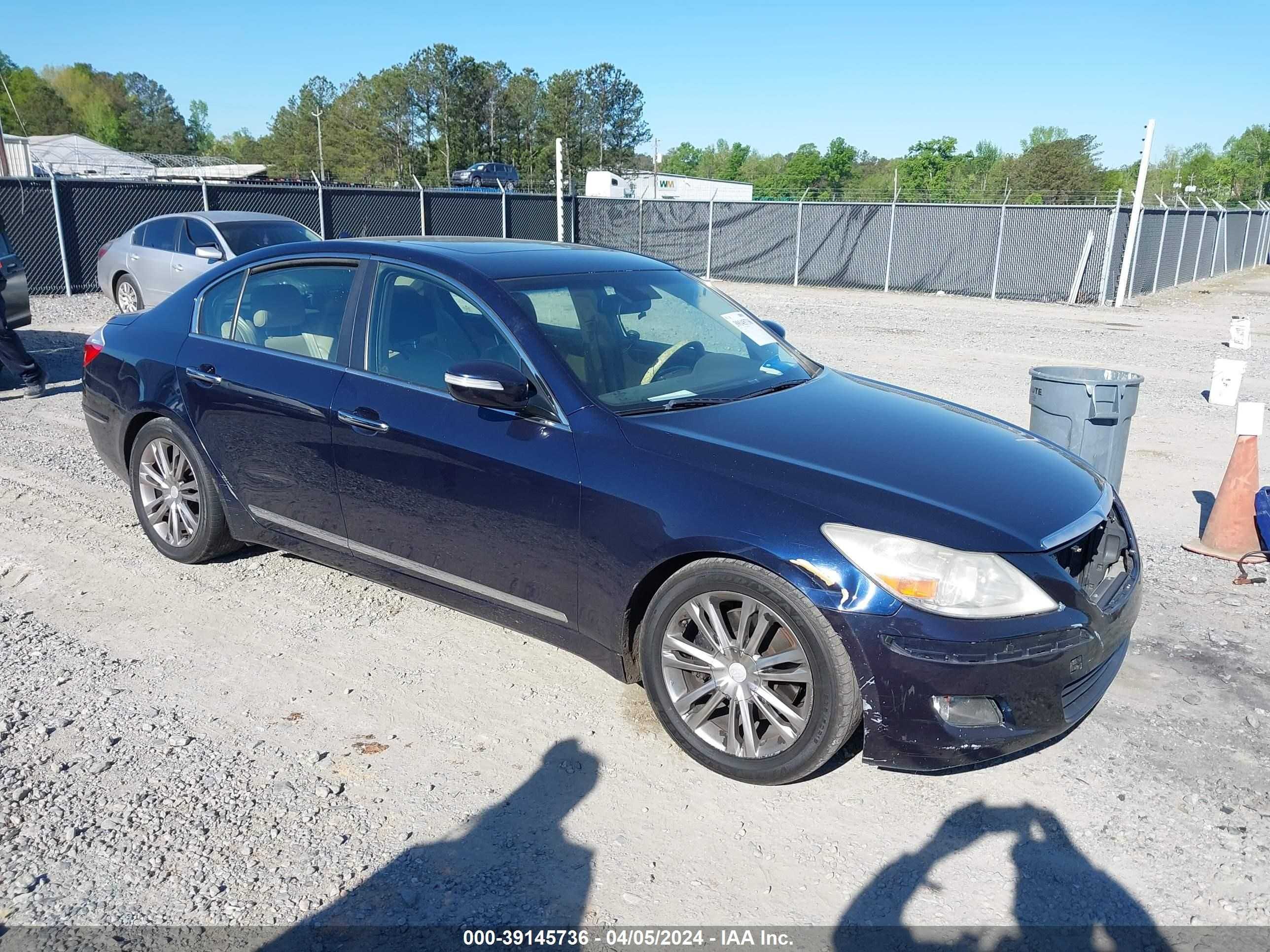 HYUNDAI GENESIS 2010 kmhgc4df9au105573