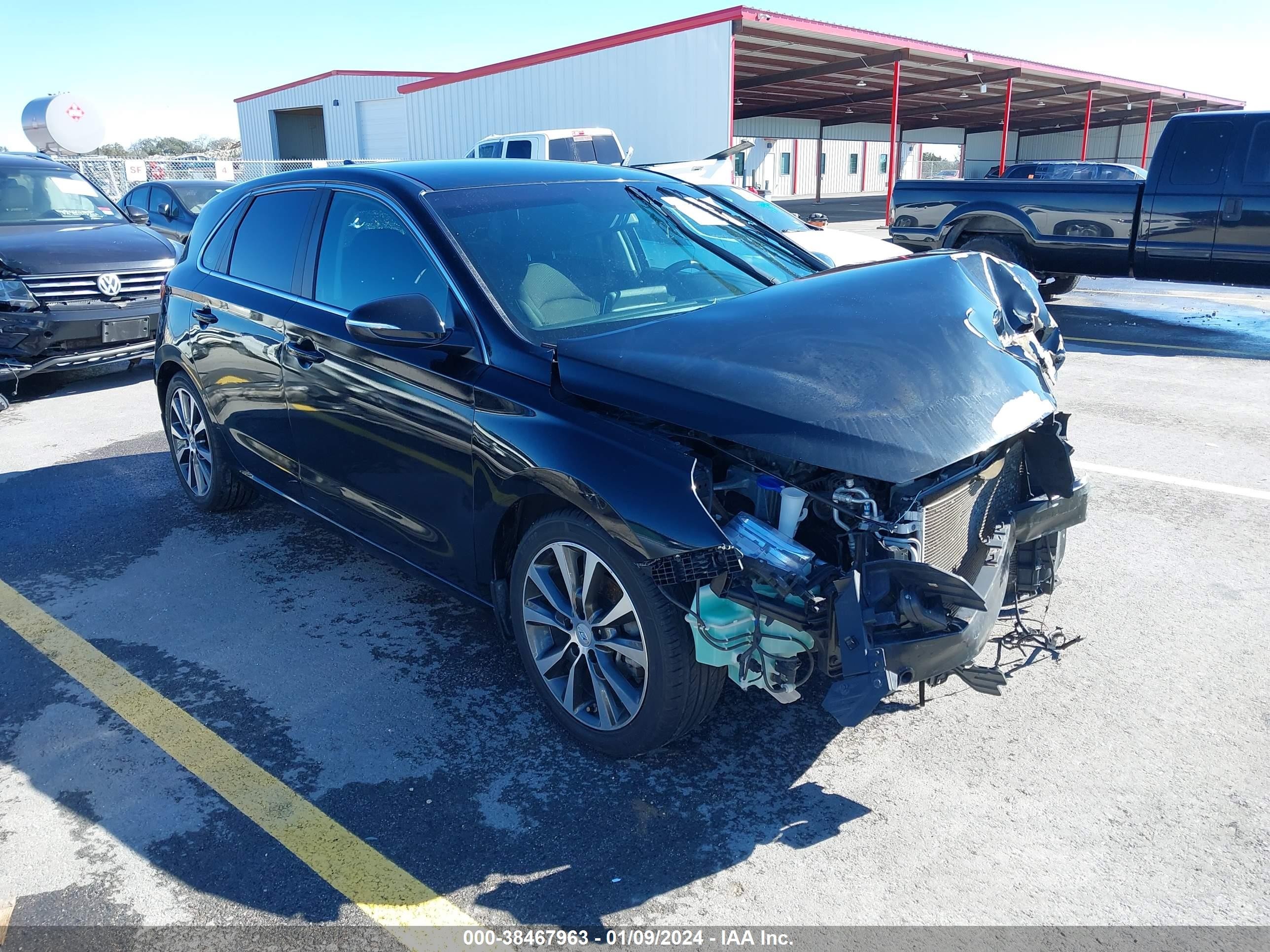 HYUNDAI ELANTRA 2018 kmhh35le5ju010995