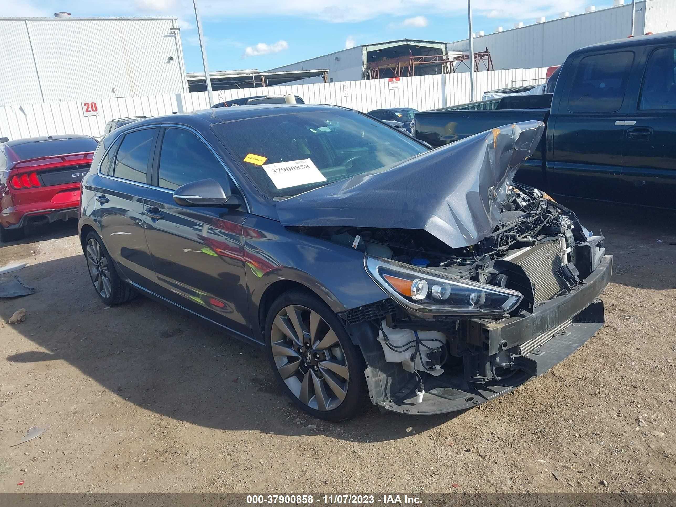 HYUNDAI ELANTRA 2018 kmhh55lc9ju025170