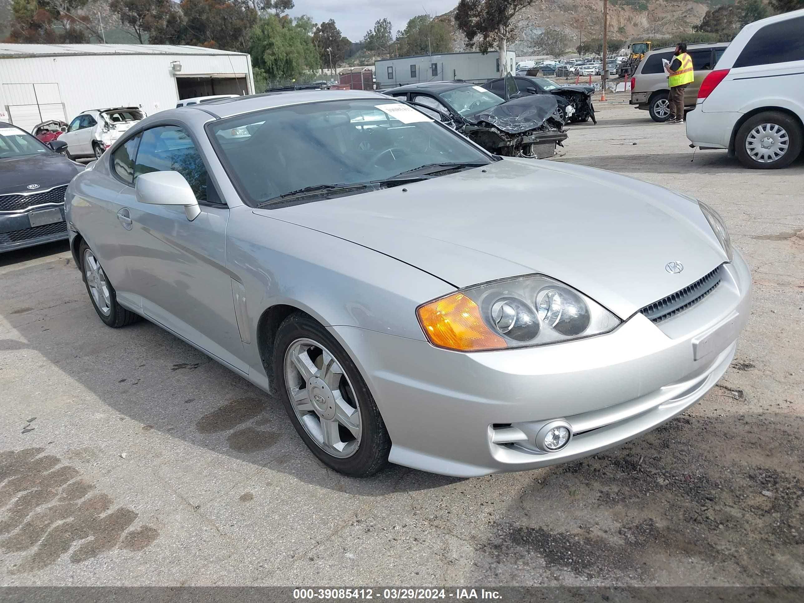 HYUNDAI TIBURON 2003 kmhhm65d43u087903