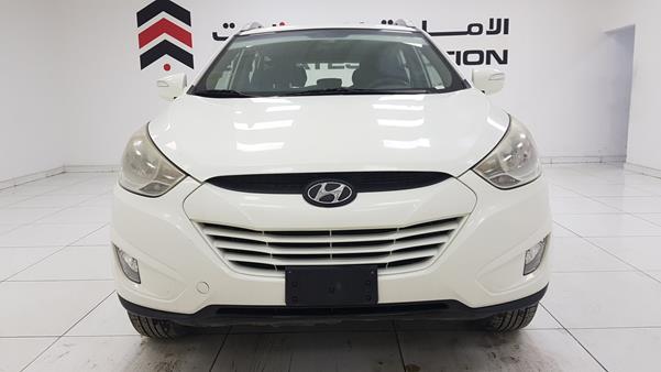 HYUNDAI TUCSON 2011 kmhjt81c8bu198384