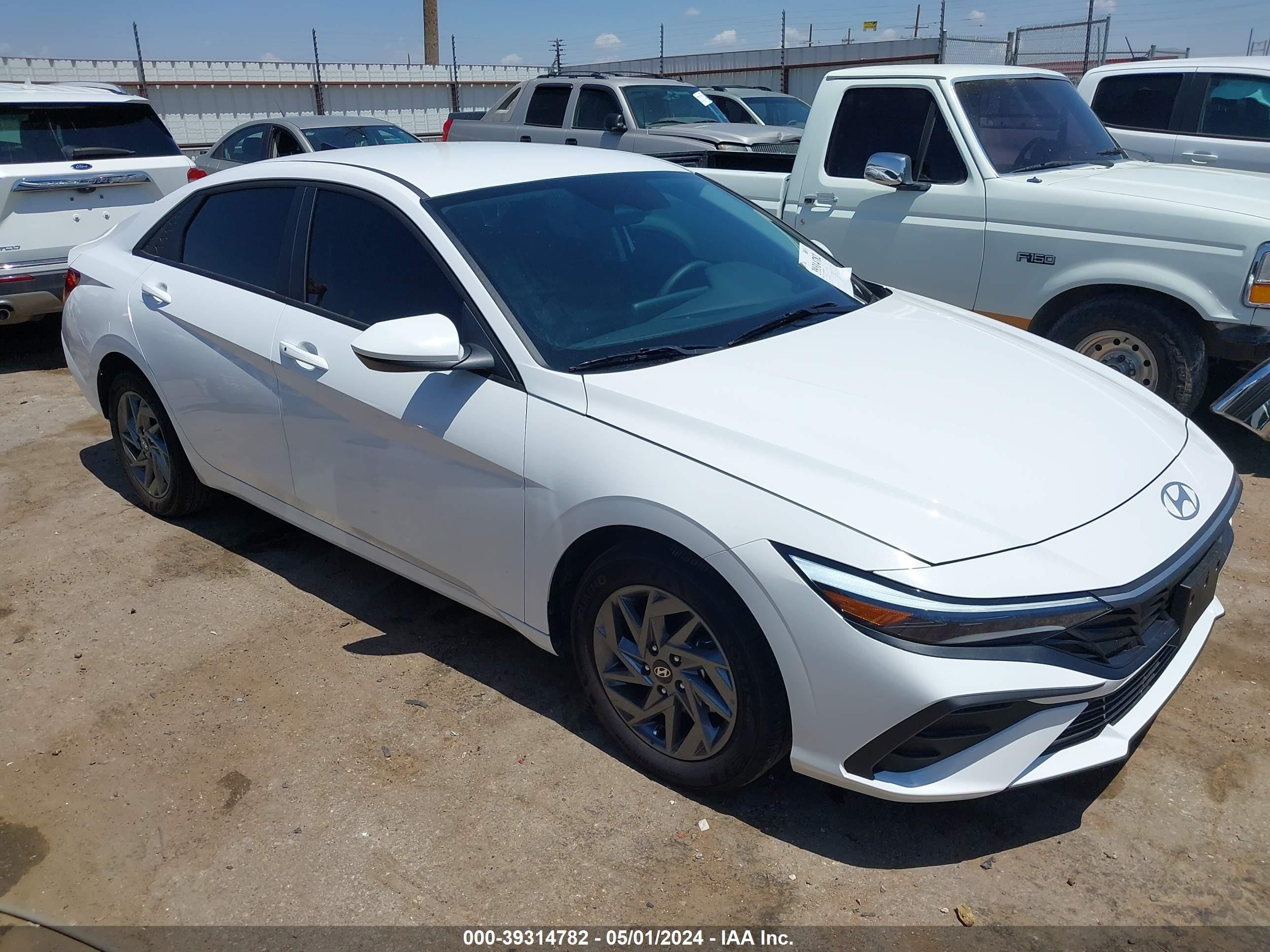 HYUNDAI ELANTRA 2024 kmhlm4dg2ru687726