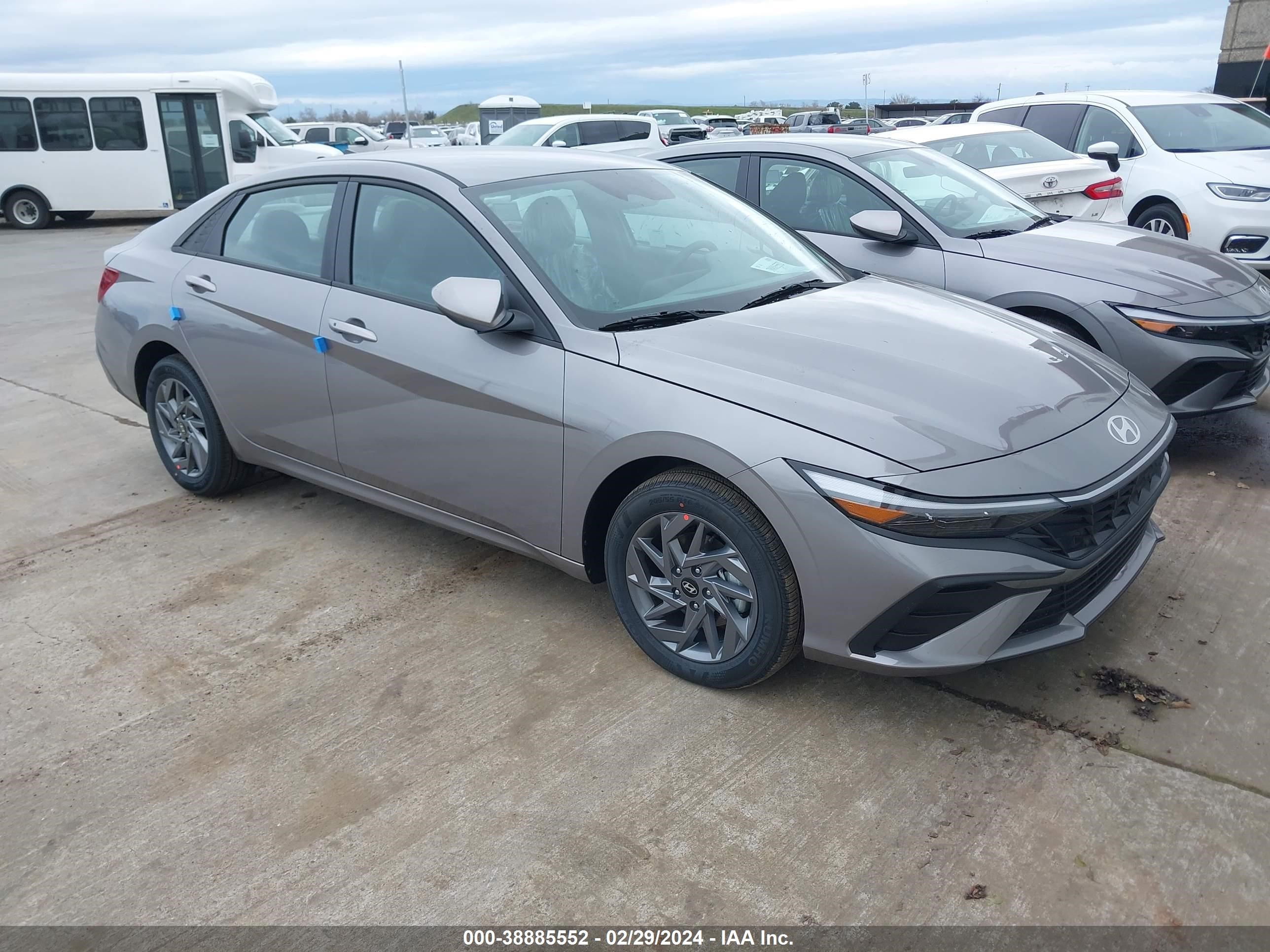 HYUNDAI ELANTRA 2024 kmhlm4dj0ru104954