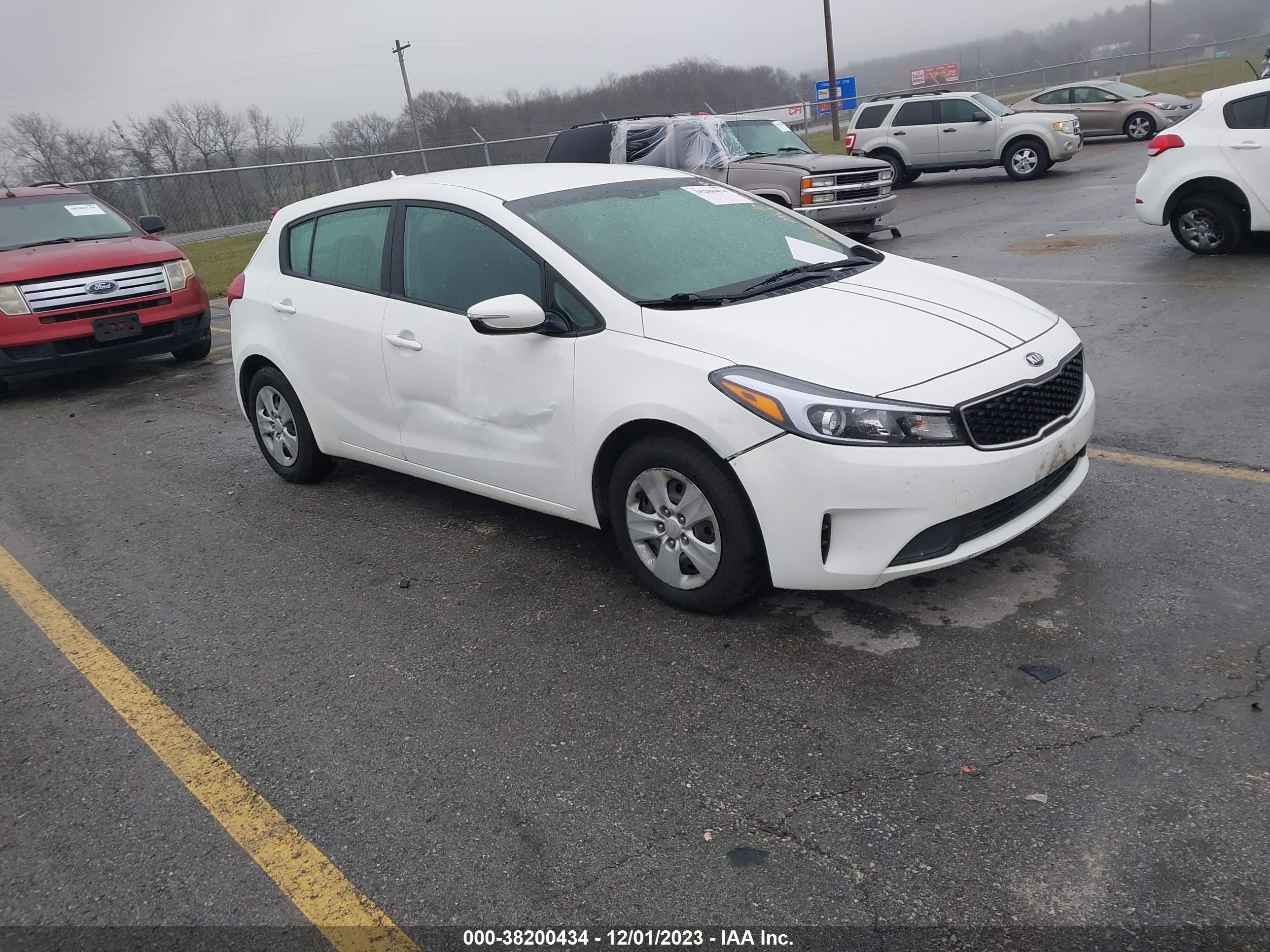 KIA FORTE 2018 knafk5a81j5774068