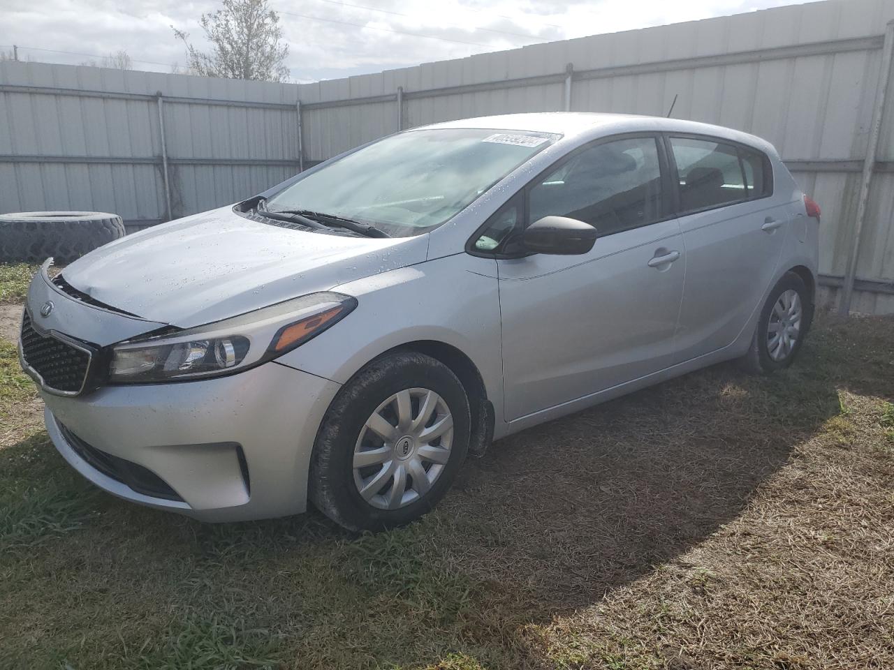 KIA FORTE 2017 knafk5a83h5685807