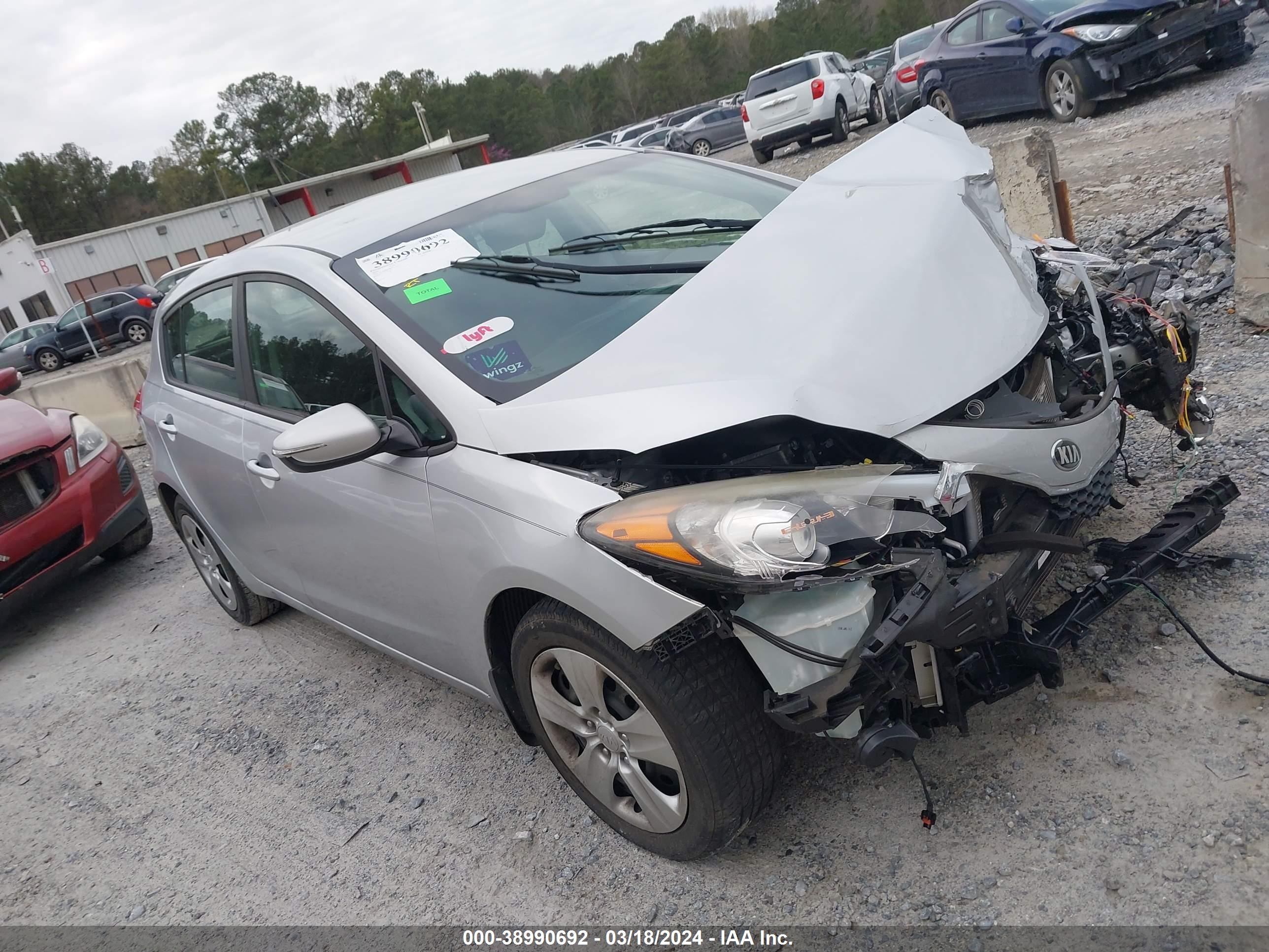 KIA FORTE 2016 knafk5a85g5646716