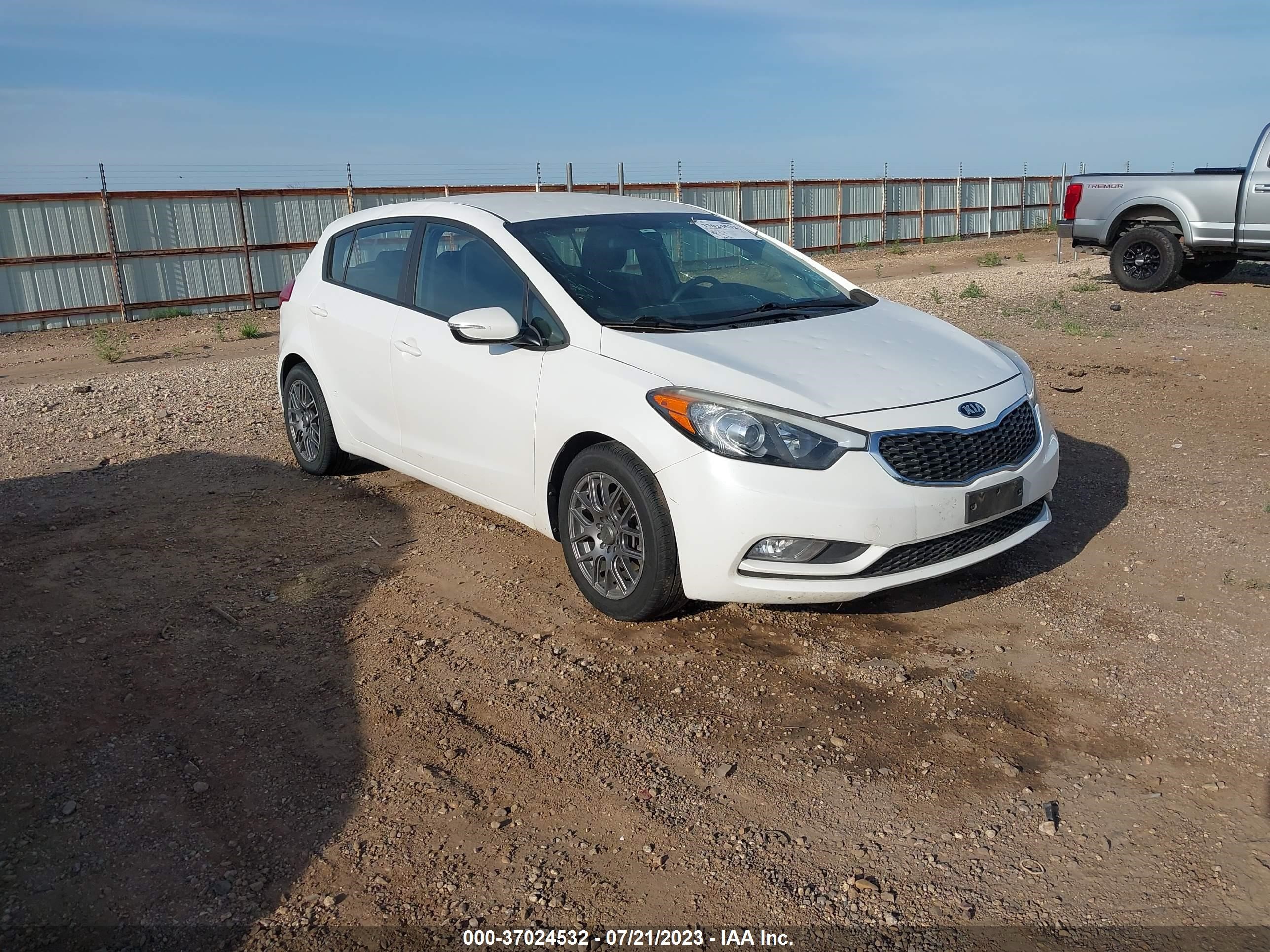 KIA FORTE 2016 knafk5a86g5577423