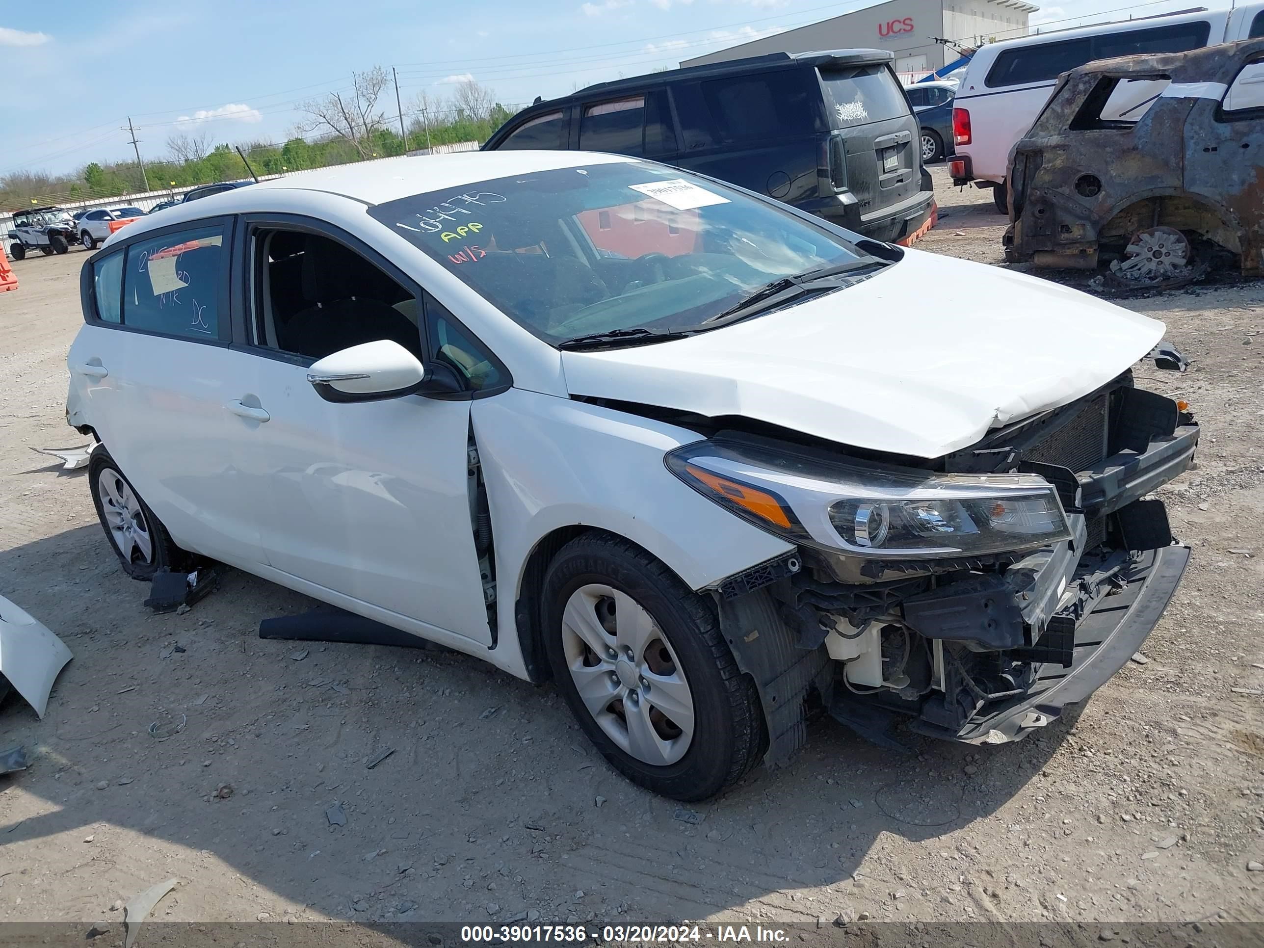 KIA FORTE 2017 knafk5a87h5707517