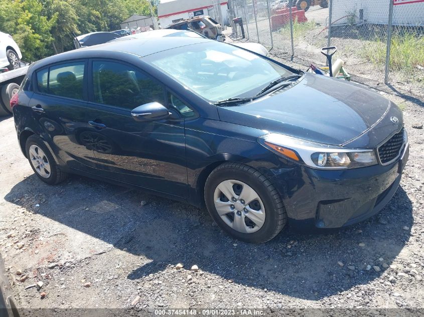 KIA FORTE 2017 knafk5a88h5684443