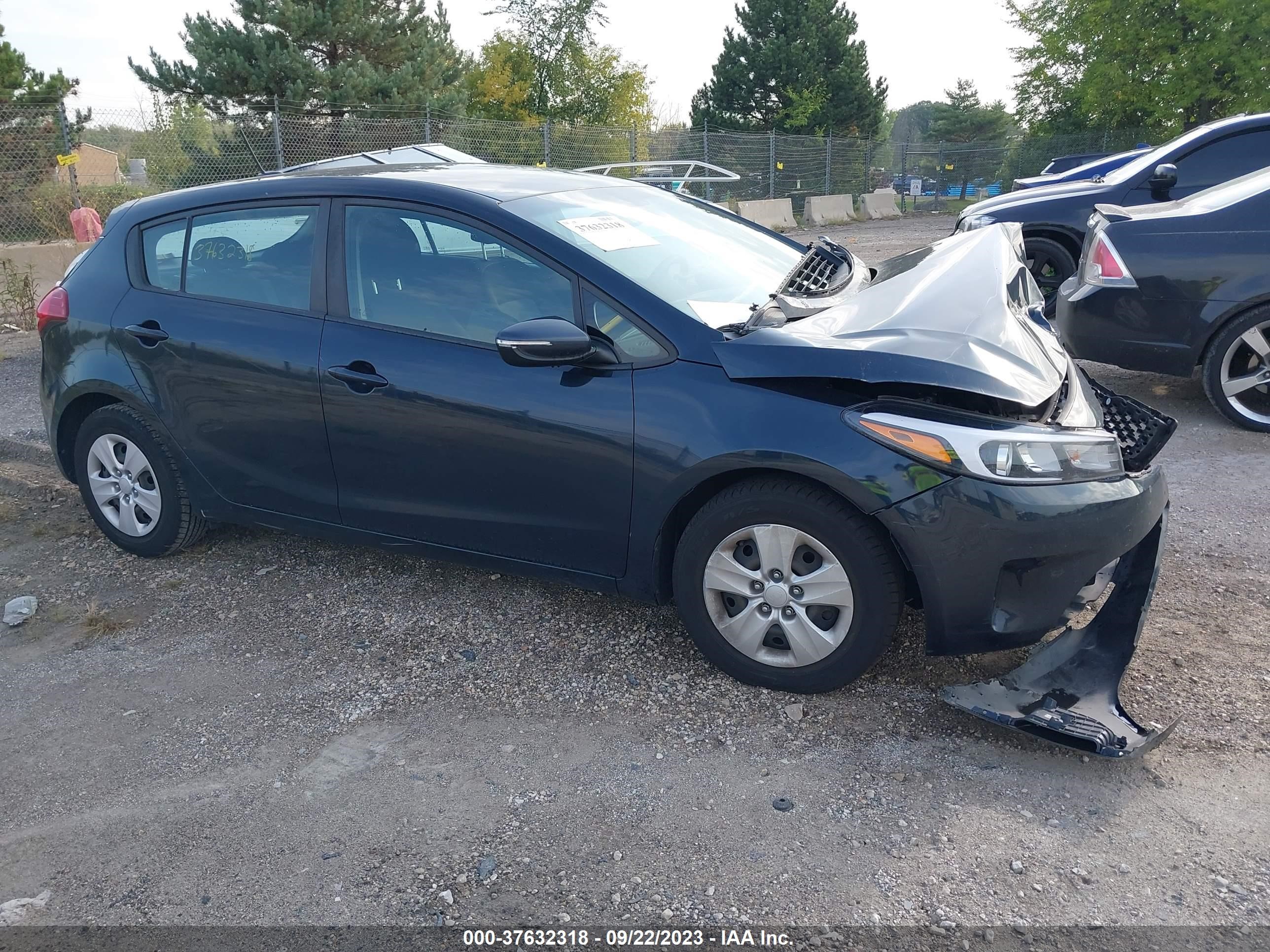 KIA FORTE 2017 knafk5a89h5675640