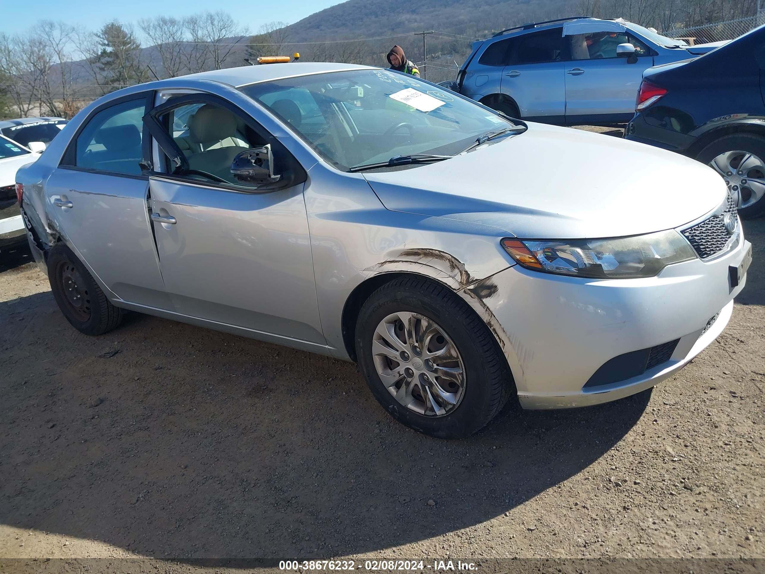 KIA FORTE 2013 knafu4a25d5724360