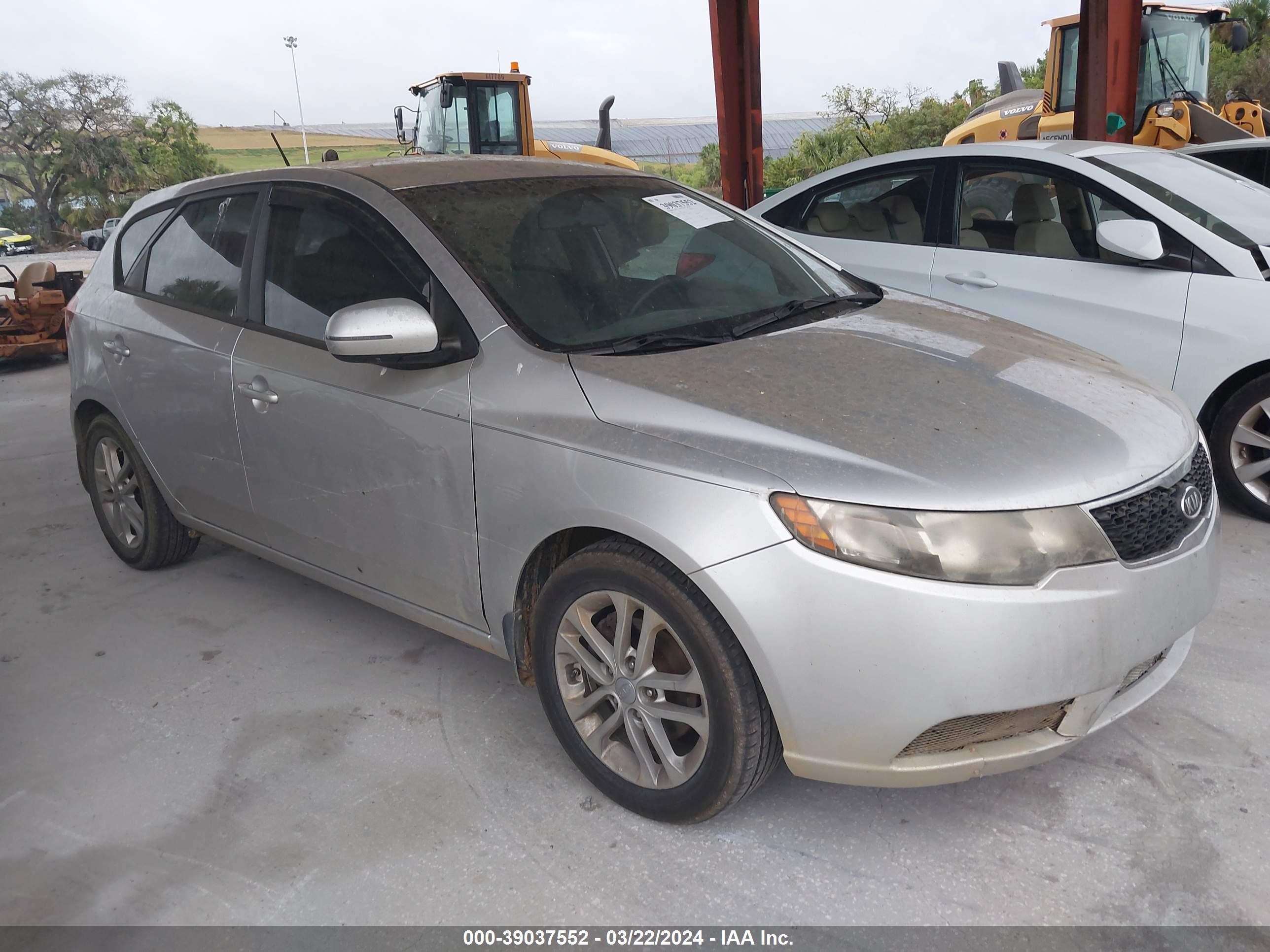 KIA FORTE 2012 knafu5a23c5481264