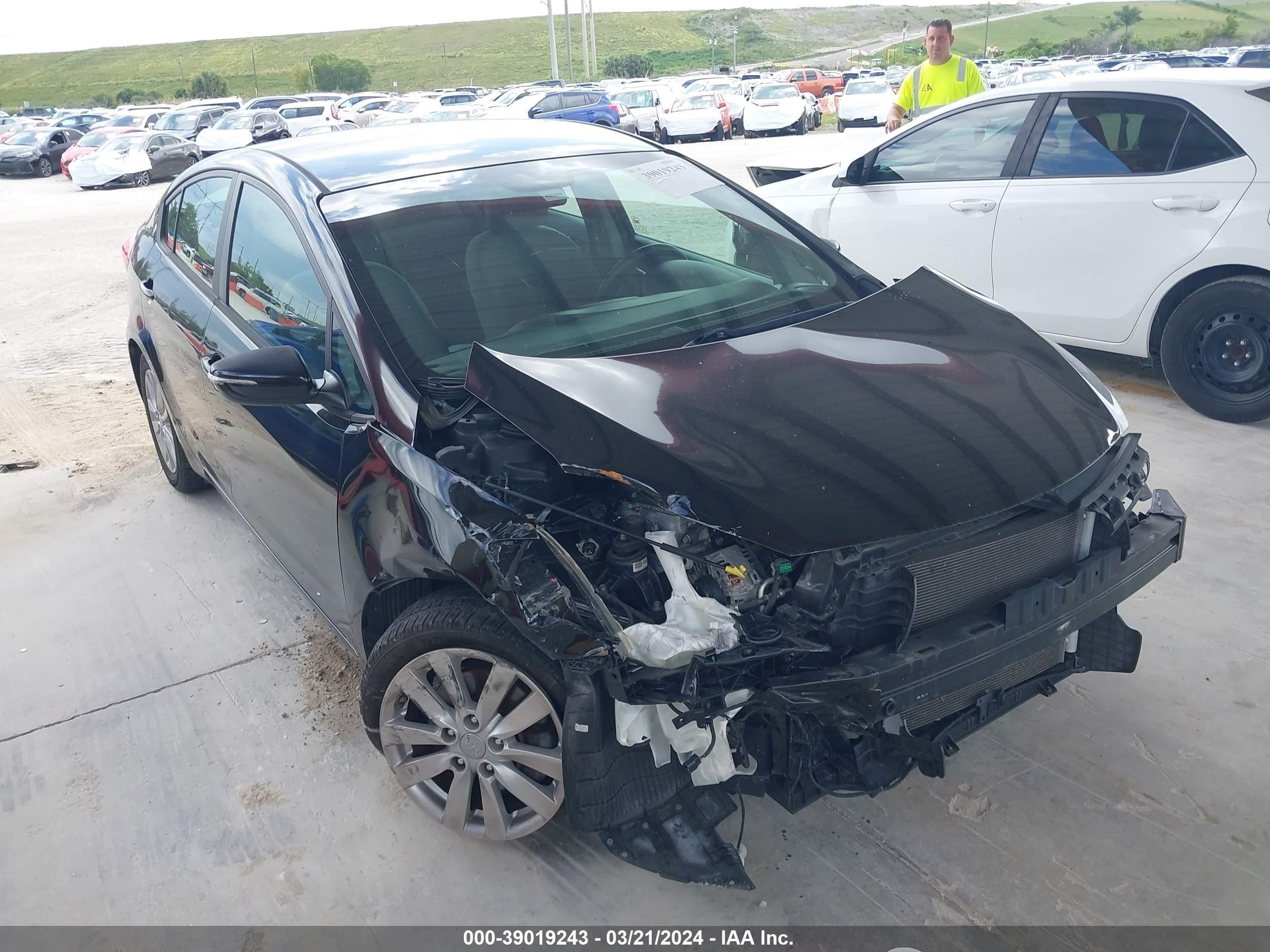 KIA FORTE 2015 knafx4a65f5415422